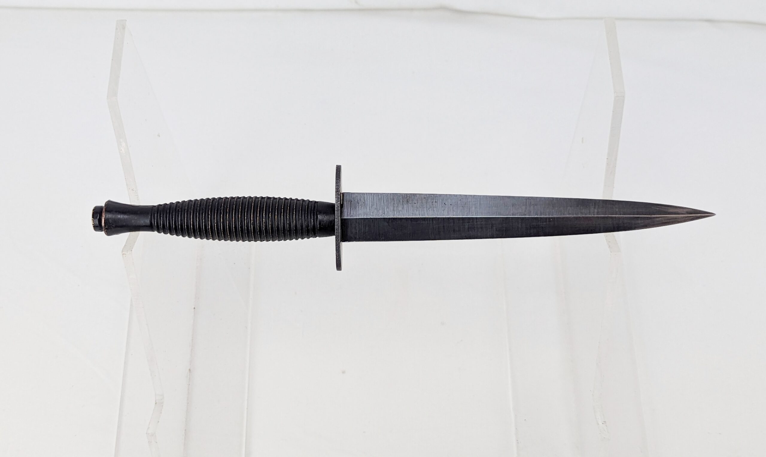 Fairbairn-Sykes 3rd Pattern Fighting Knife by R.Cooper, Sheffield - Image 4