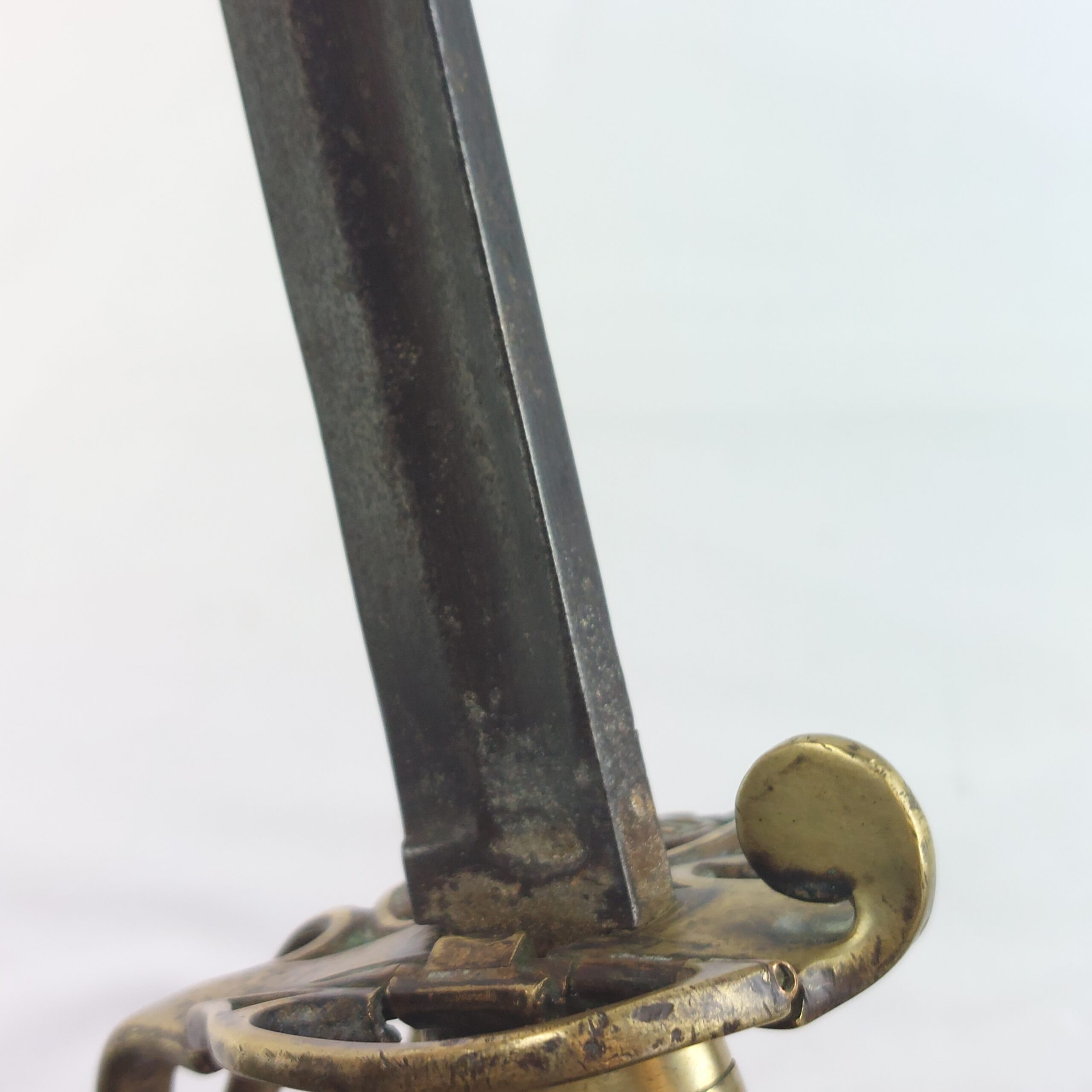 Small Victorian 1827 Pattern Infantry Officer's Sword with Hinged Guard - Image 2