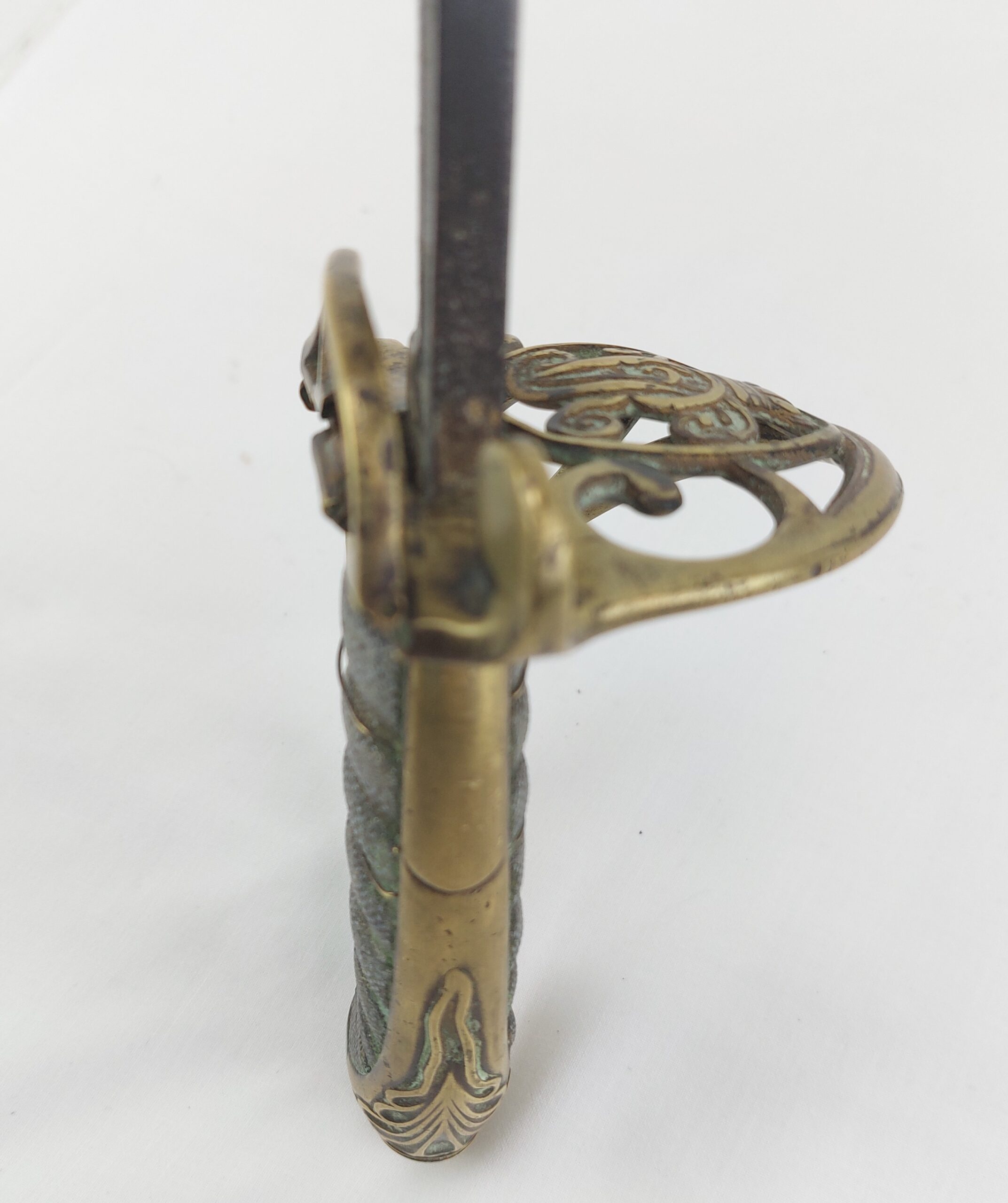 Small Victorian 1827 Pattern Infantry Officer's Sword with Hinged Guard - Image 12