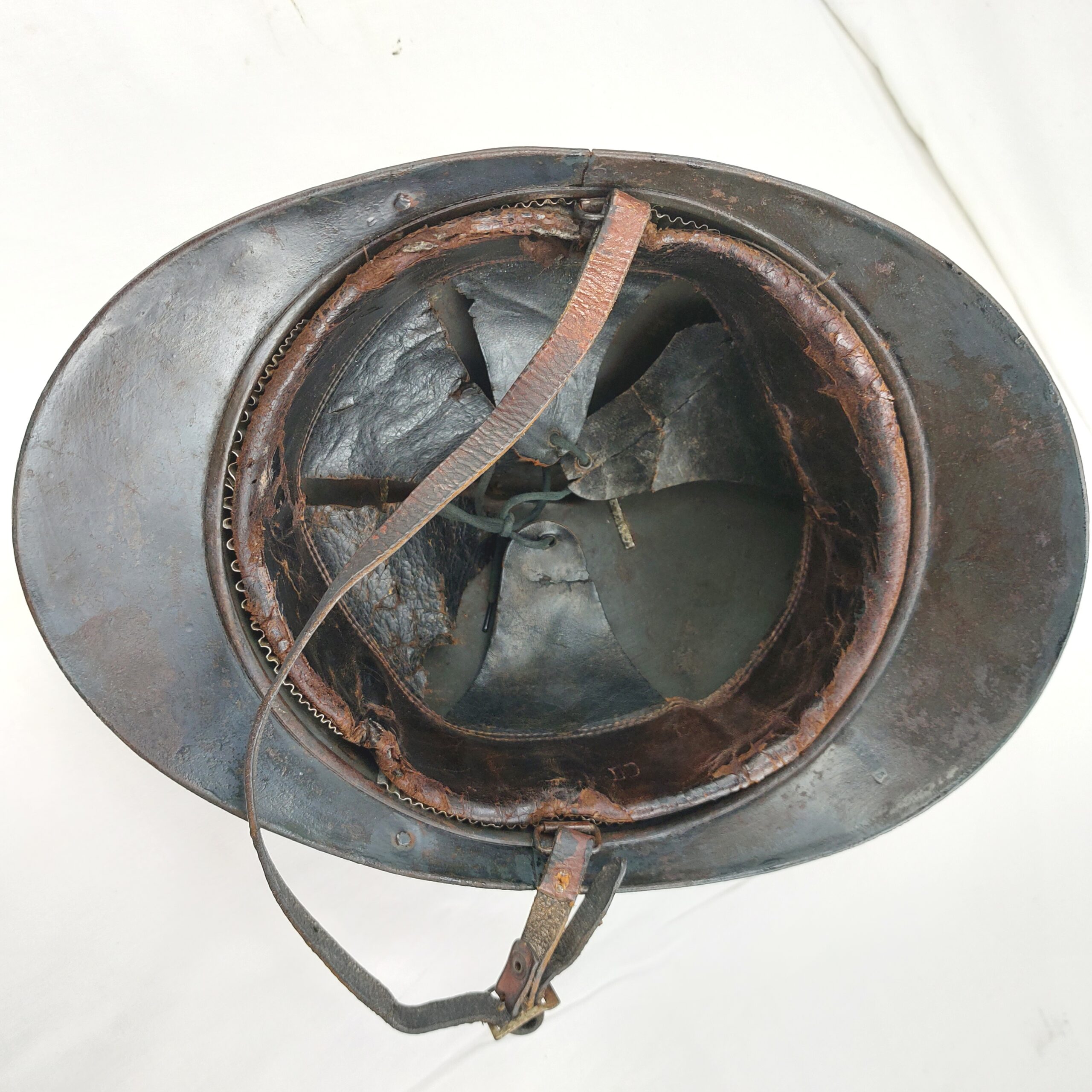 WW1 French Infantry Adrian Helmet with Souvenir Plaque "Soldat De La Grande Guerre 1914-1918 - Image 10