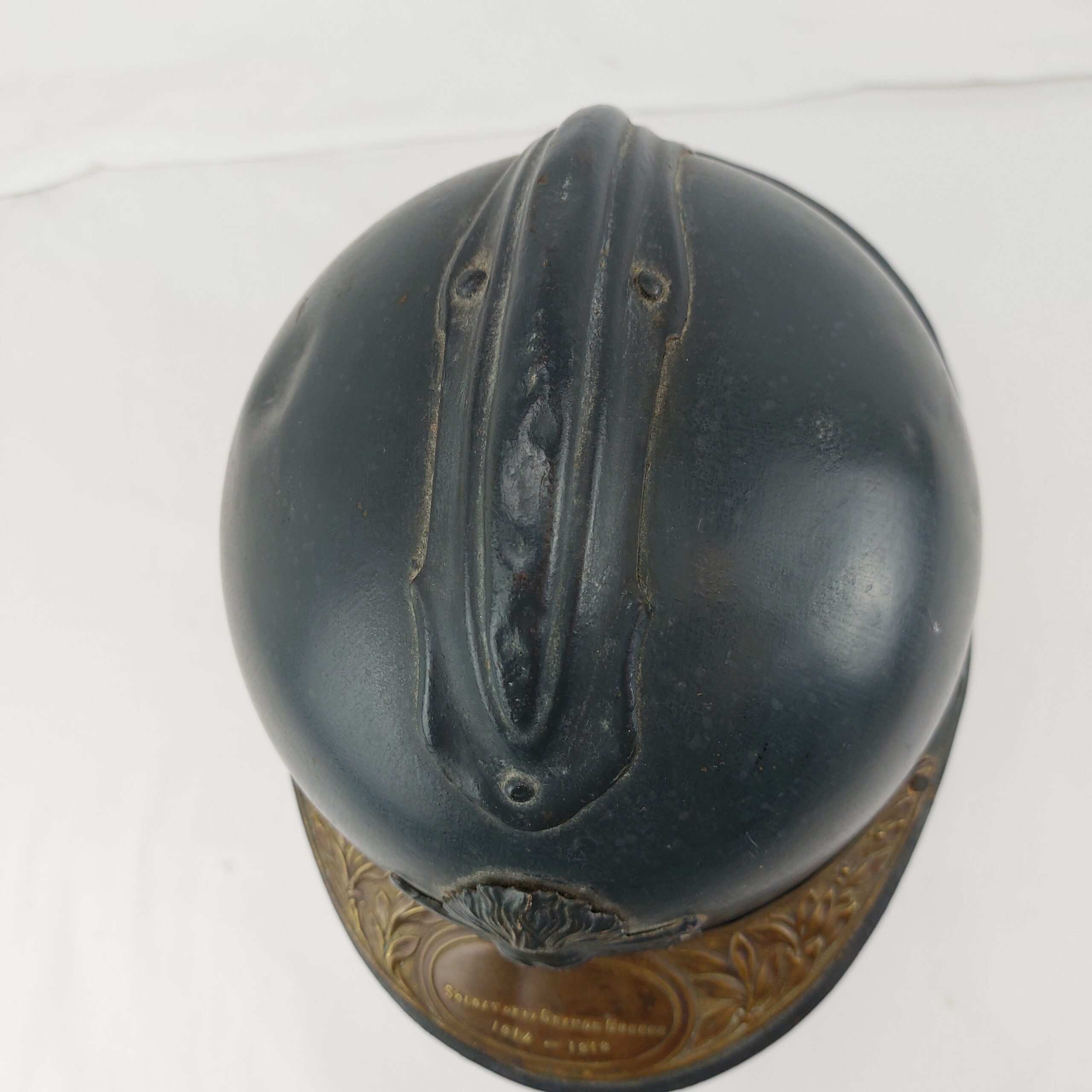 WW1 French Infantry Adrian Helmet with Souvenir Plaque "Soldat De La Grande Guerre 1914-1918 - Image 7