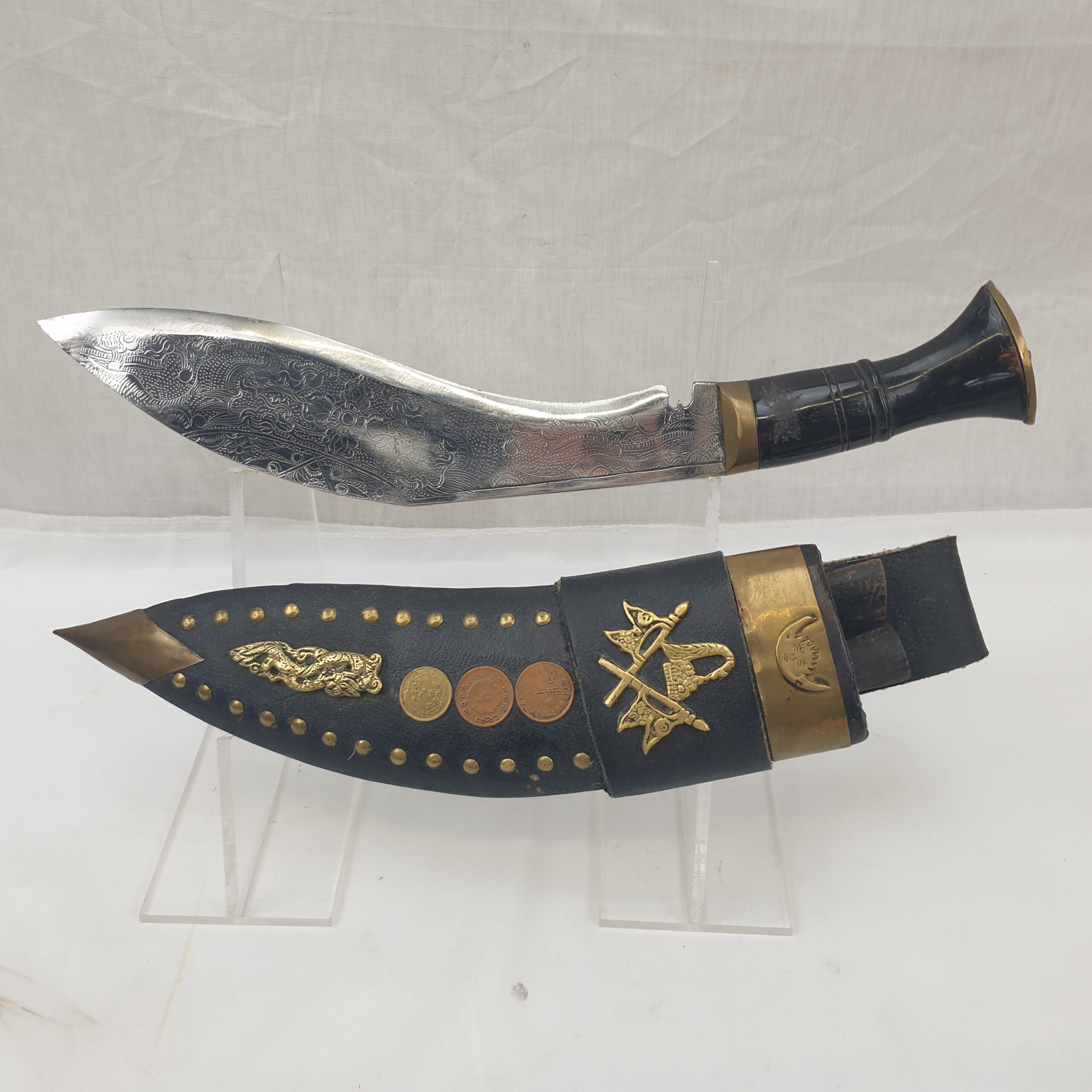 Exceptional Gurka Kukri Dagger with Scabbard - Image 2