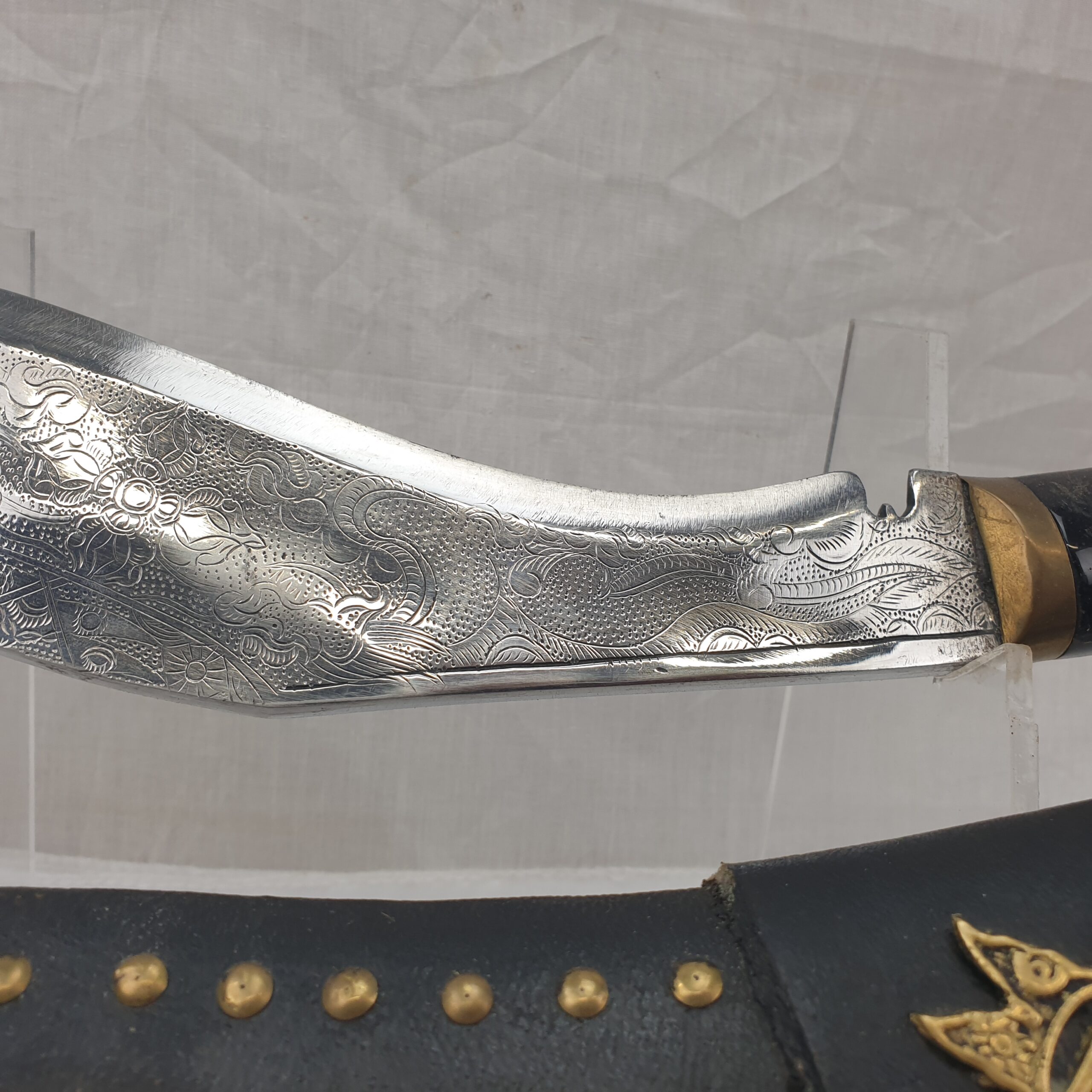 Exceptional Gurka Kukri Dagger with Scabbard - Image 9