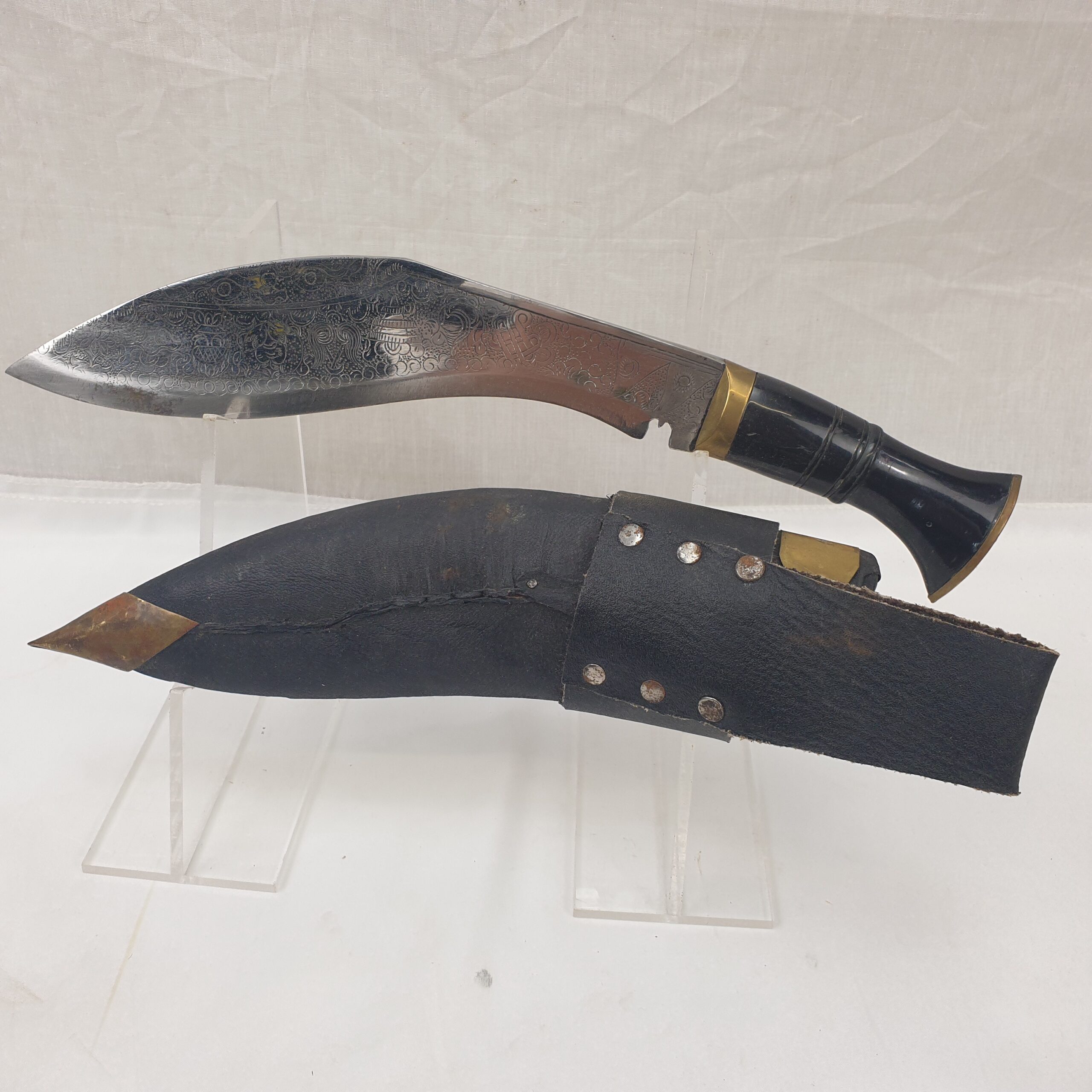 Exceptional Gurka Kukri Dagger with Scabbard - Image 3