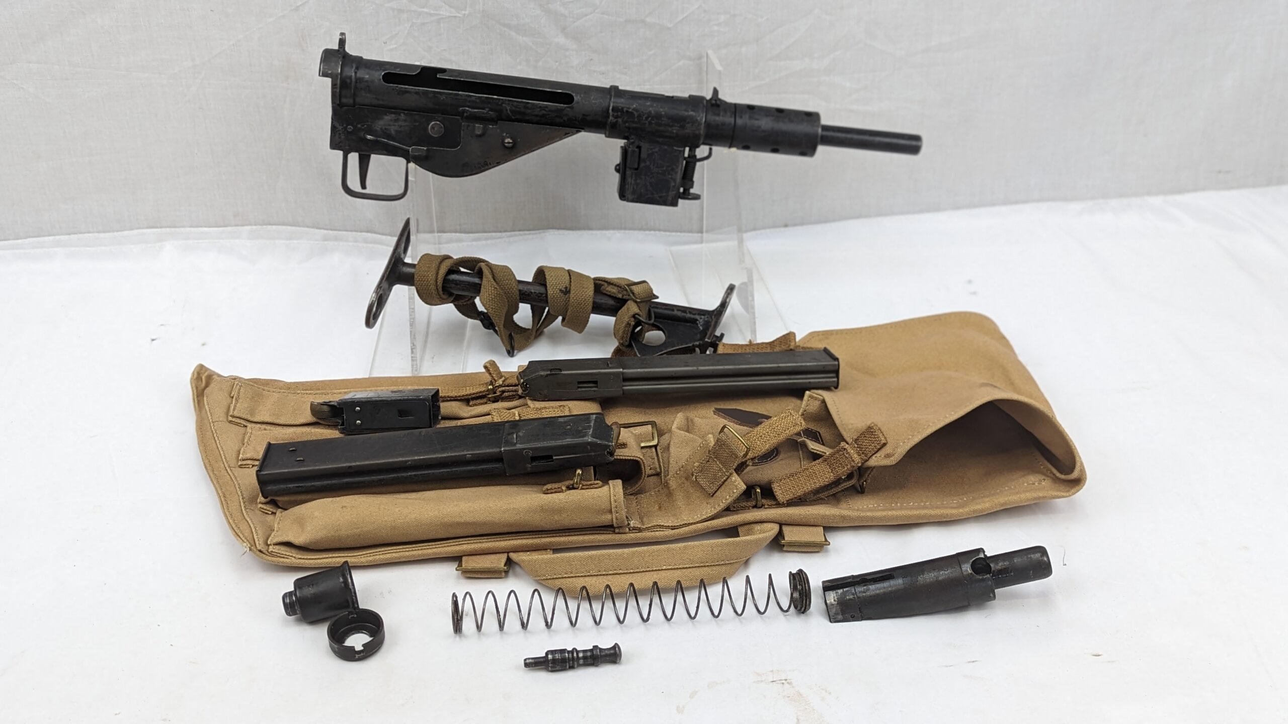 Fully Strippable WW2 British STEN MK2 SMG, Sling, 2 Spare Magazines, Speed loader and Canvas Bag - Image 2