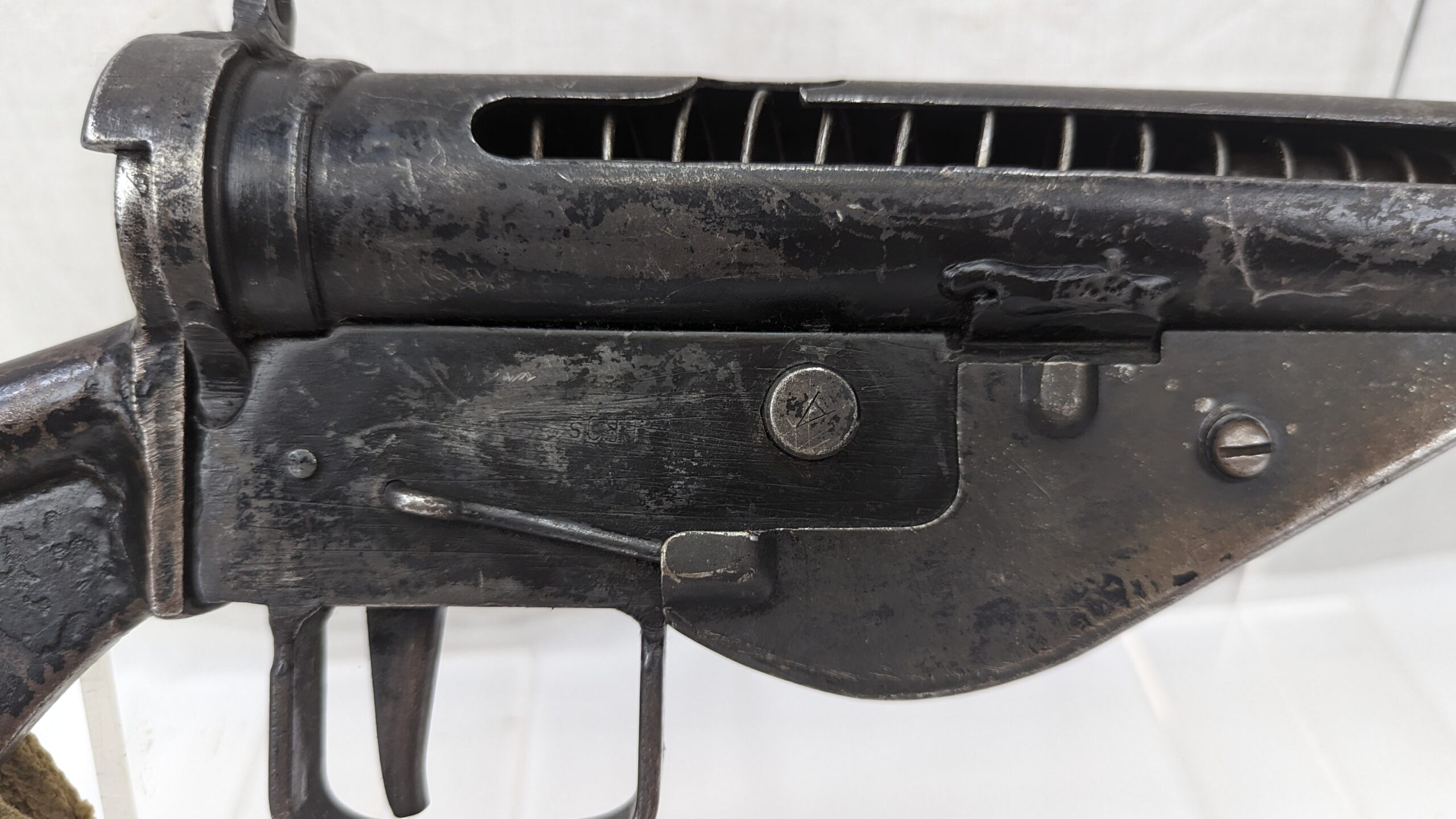 Fully Strippable WW2 British STEN MK2 SMG, Sling, 2 Spare Magazines, Speed loader and Canvas Bag - Image 13