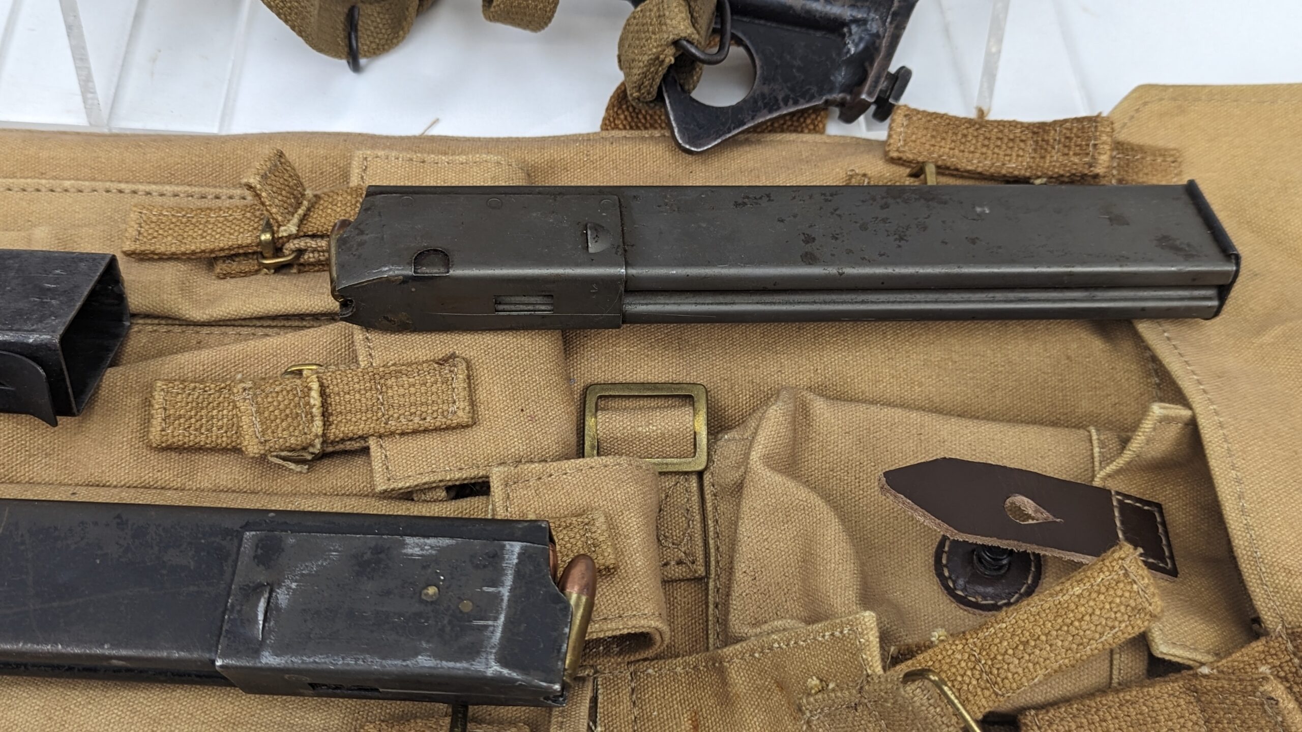 Fully Strippable WW2 British STEN MK2 SMG, Sling, 2 Spare Magazines, Speed loader and Canvas Bag - Image 4