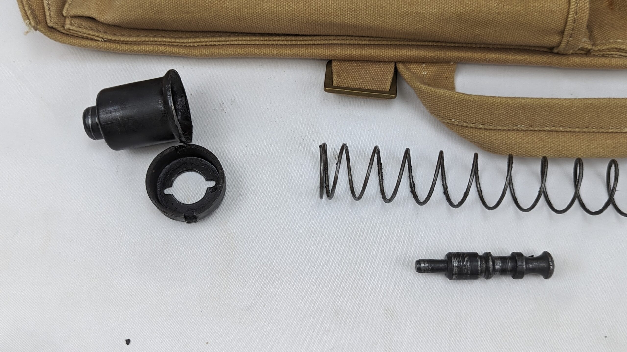 Fully Strippable WW2 British STEN MK2 SMG, Sling, 2 Spare Magazines, Speed loader and Canvas Bag - Image 6