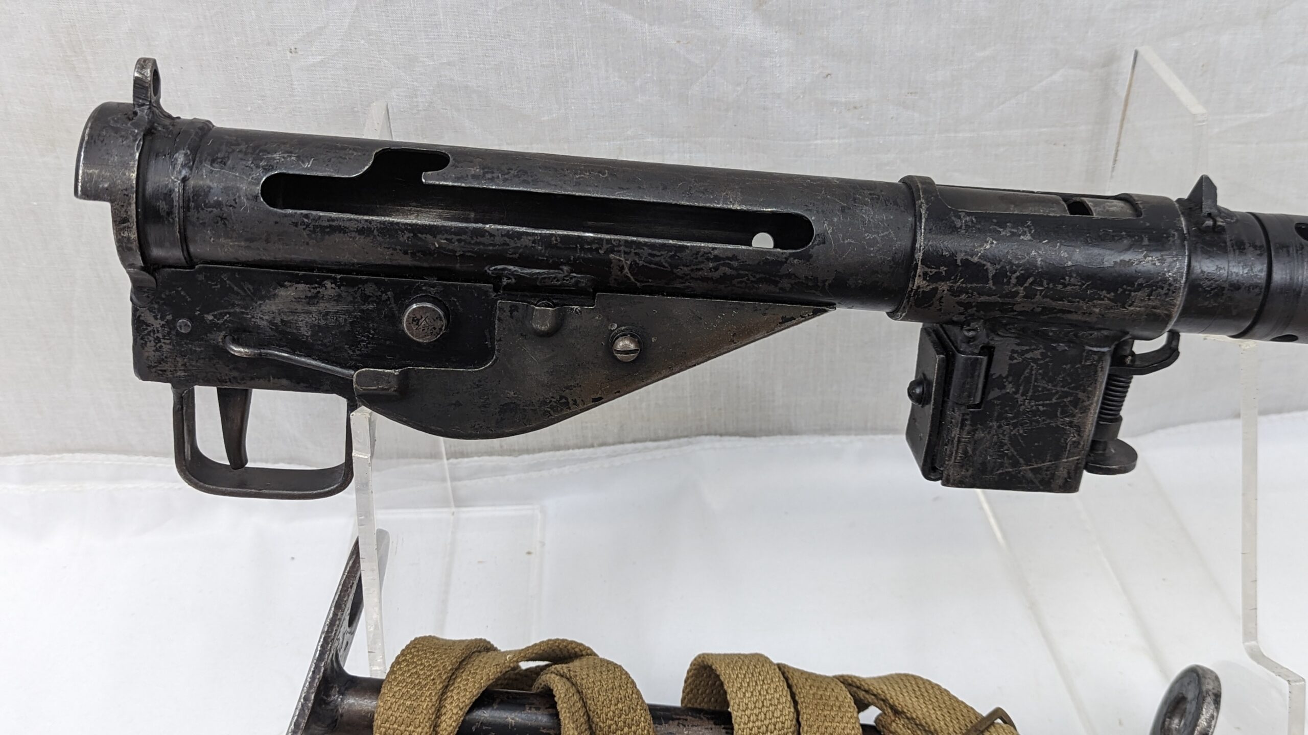 Fully Strippable WW2 British STEN MK2 SMG, Sling, 2 Spare Magazines, Speed loader and Canvas Bag - Image 7