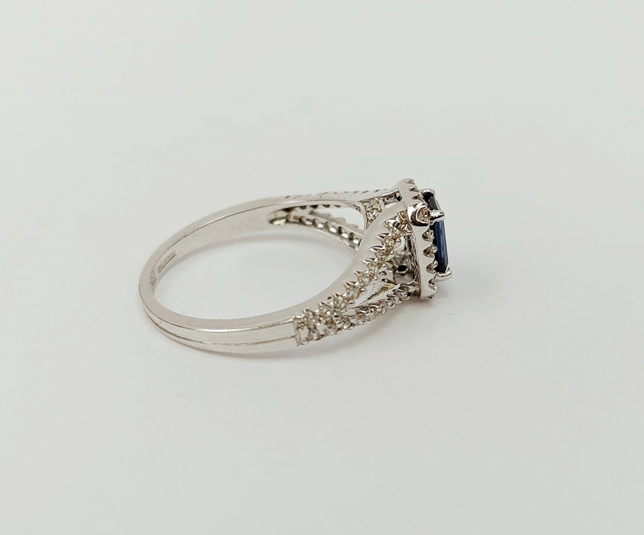 18ct White Gold Sapphire & Diamond Halo Ring UK Size N, US 6.75 - Image 3