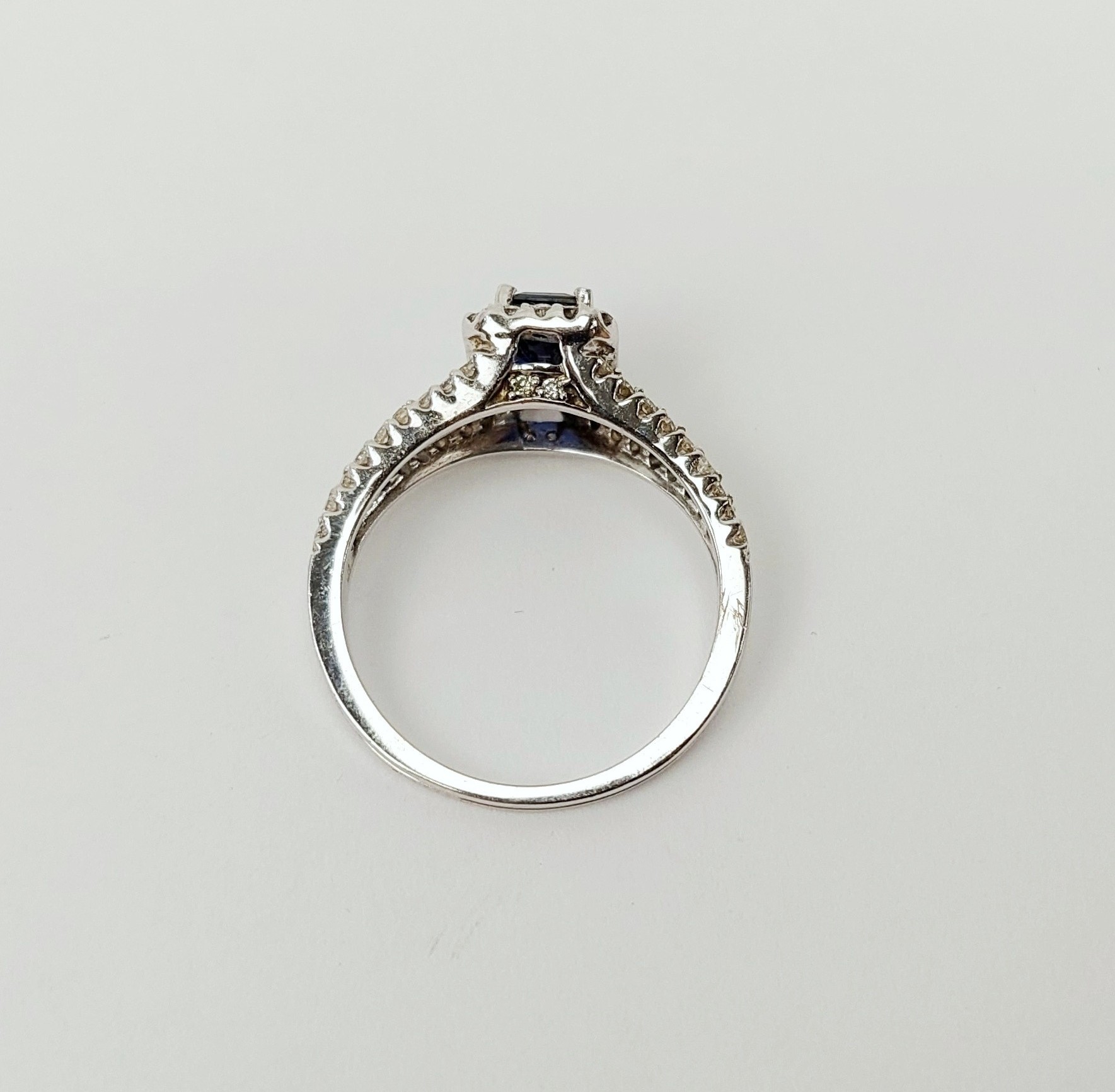 18ct White Gold Sapphire & Diamond Halo Ring UK Size N, US 6.75 - Image 5