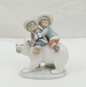Lladro 5353 Eskimo Riders Figurine