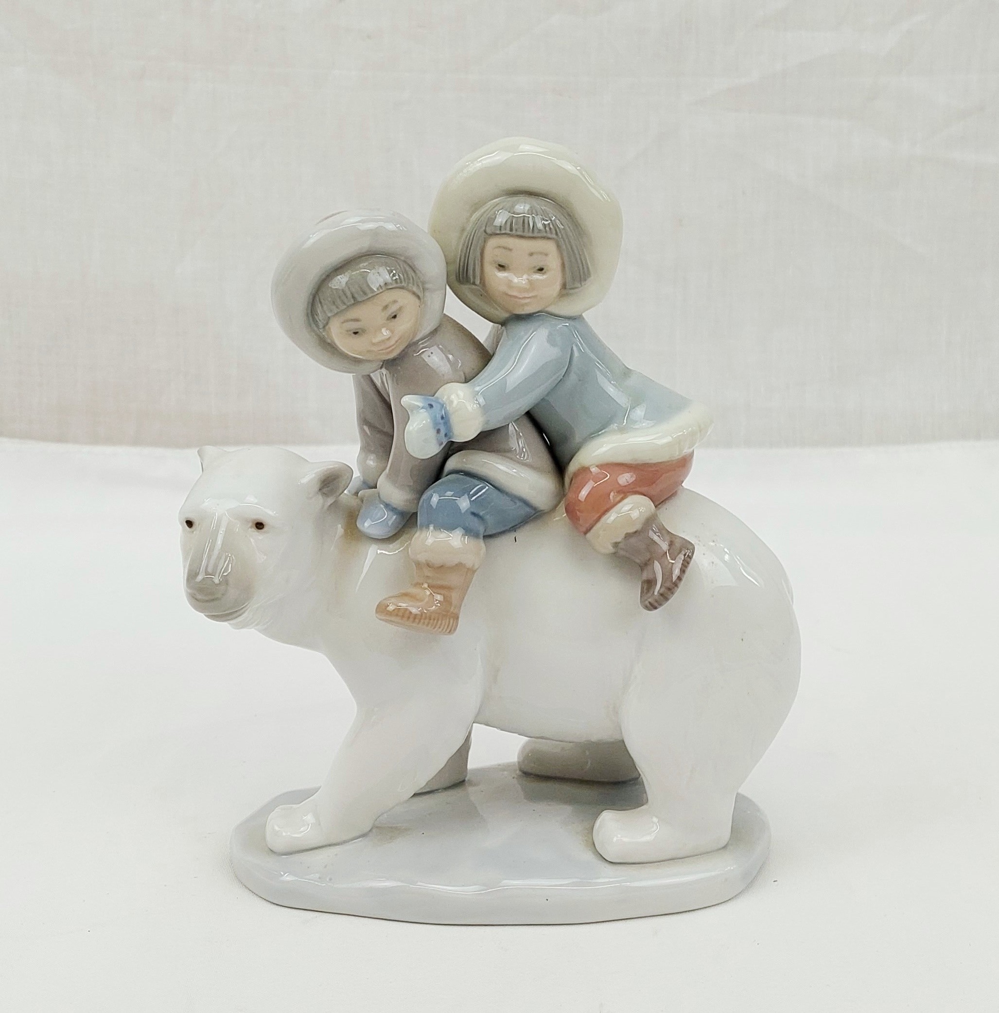 Lladro 5353 Eskimo Riders Figurine