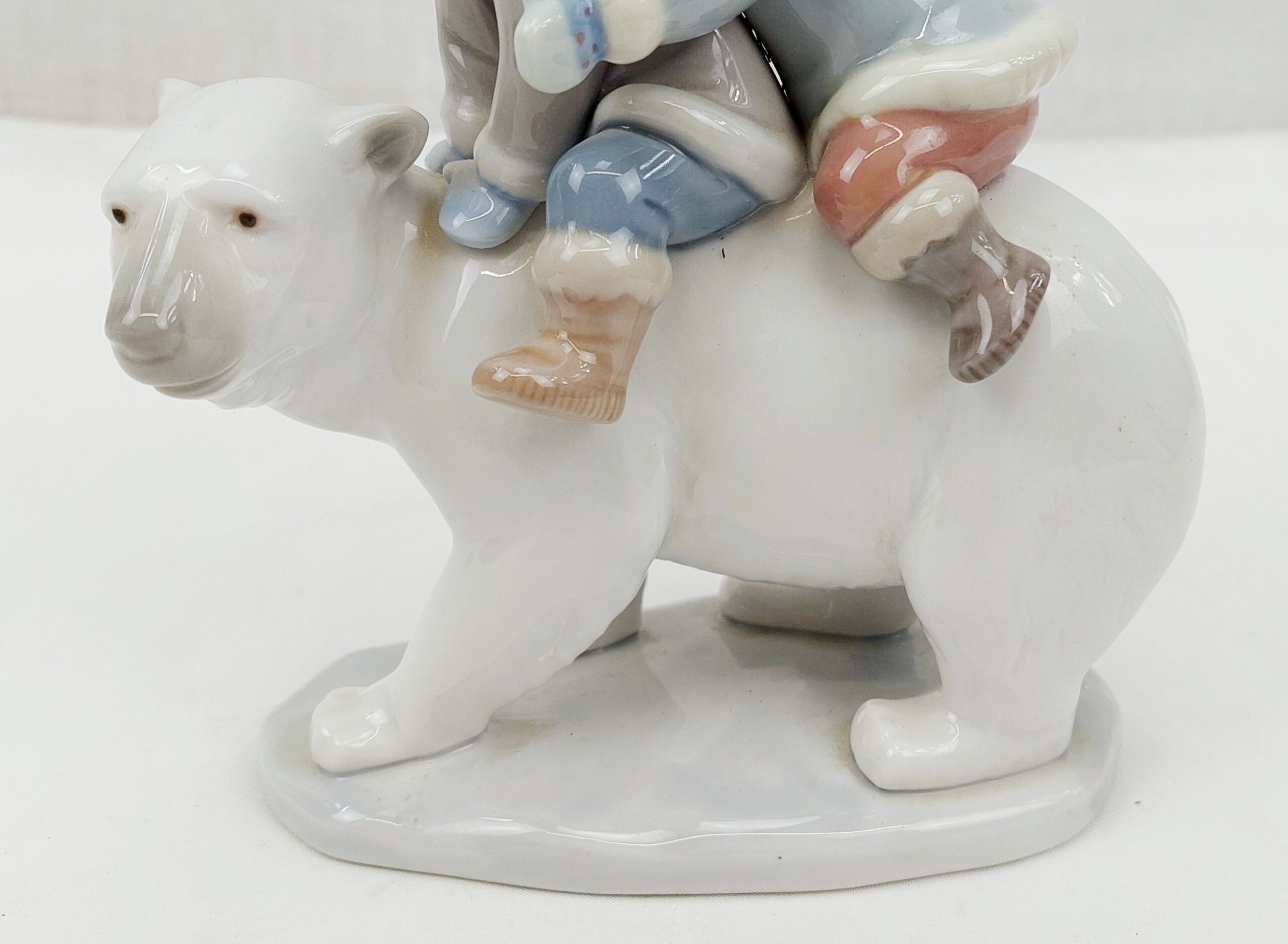 Lladro 5353 Eskimo Riders Figurine - Image 3