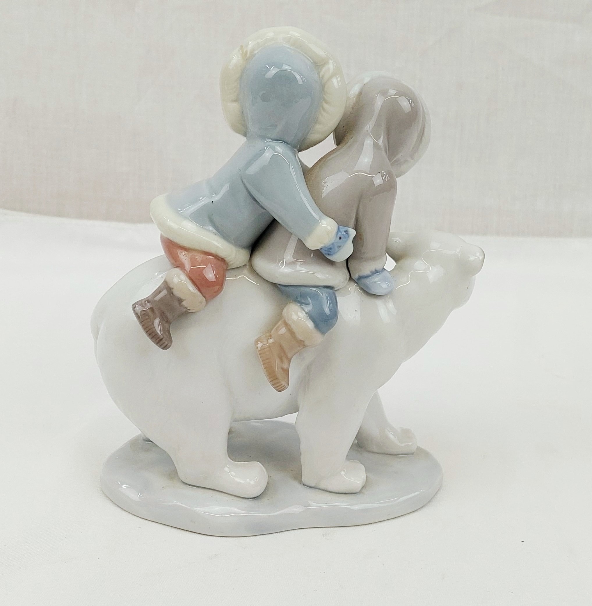 Lladro 5353 Eskimo Riders Figurine - Image 4