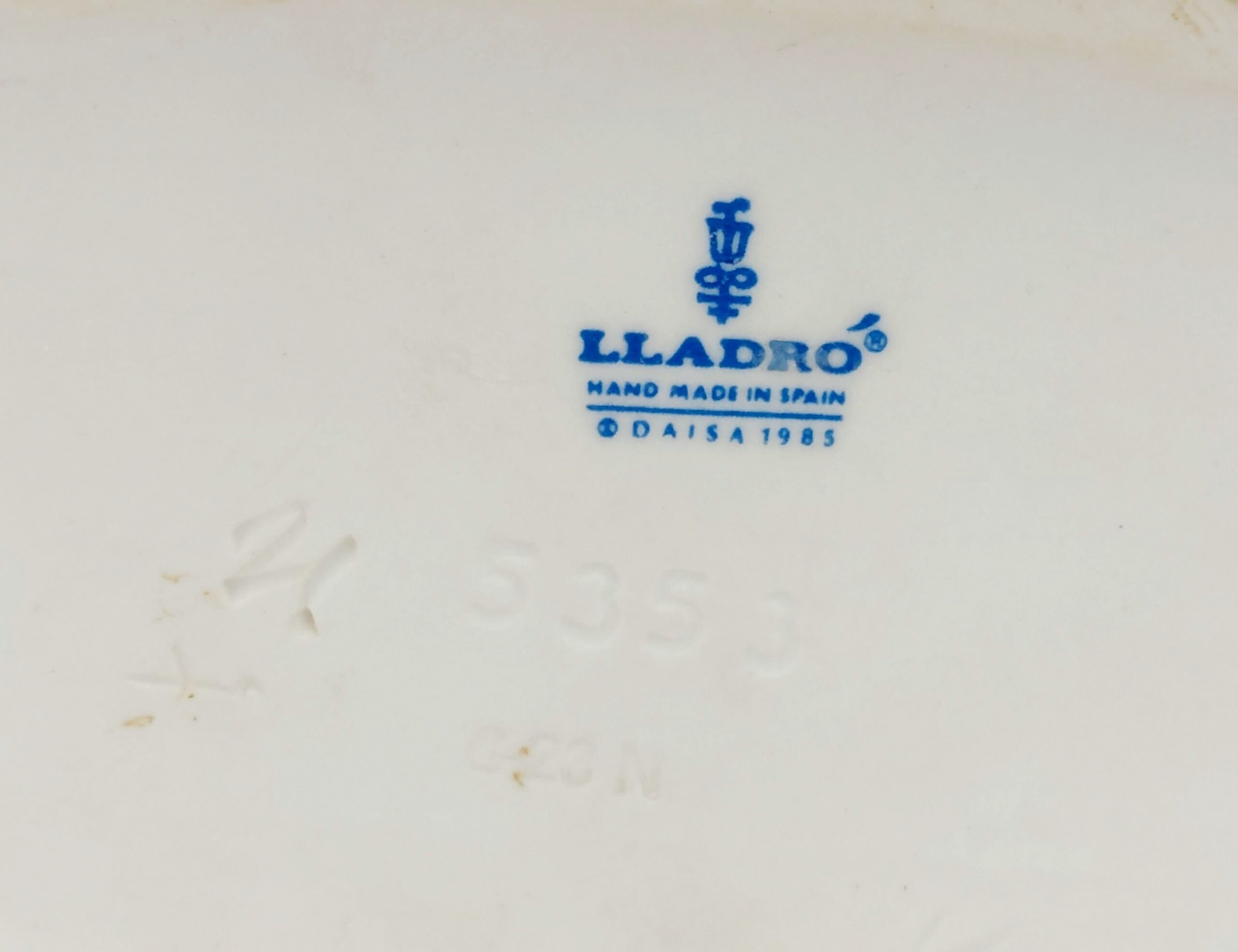 Lladro 5353 Eskimo Riders Figurine - Image 6