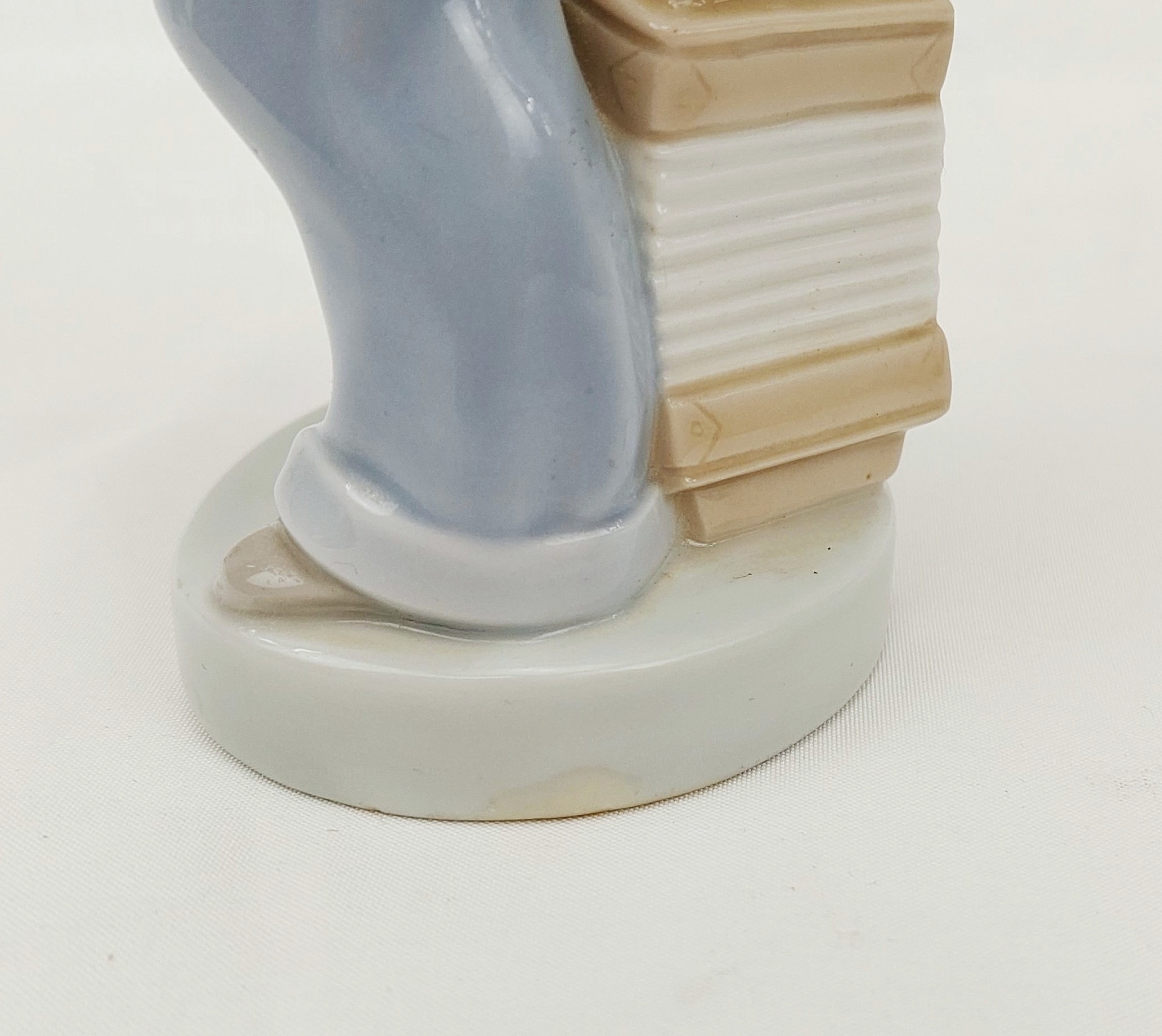 Lladro 4898 Boy From Madrid Figurine - Image 5
