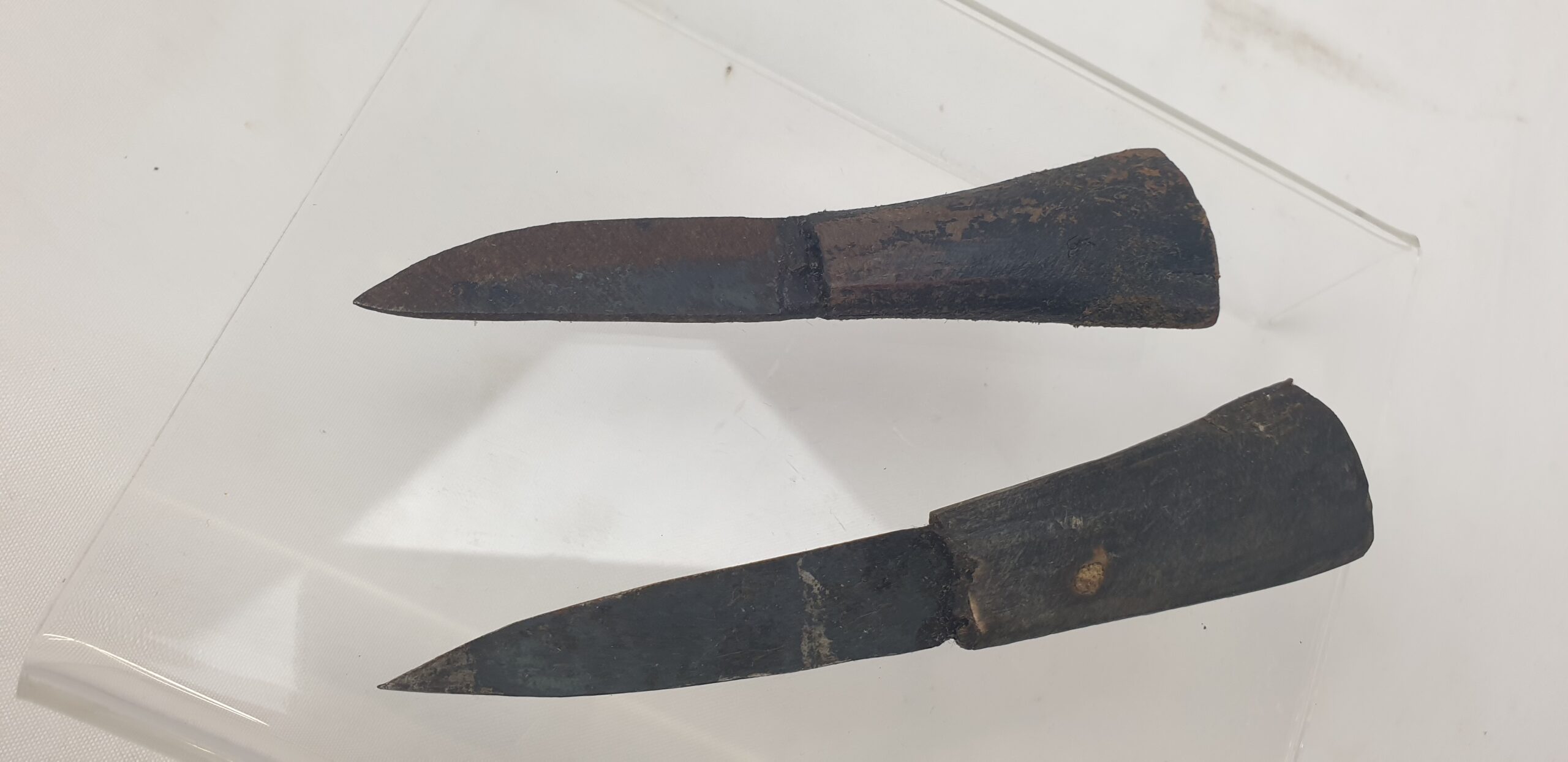 Exceptional Gurka Kukri Dagger with Scabbard - Image 10