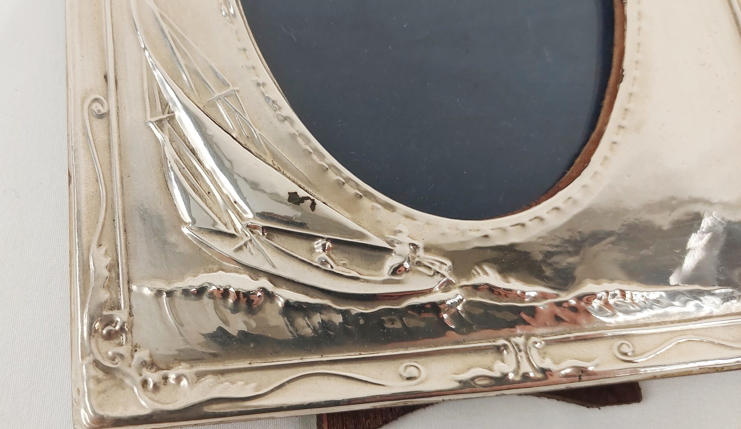 Modern Silver Photograph Frame With Sailing Yachts - Image 4