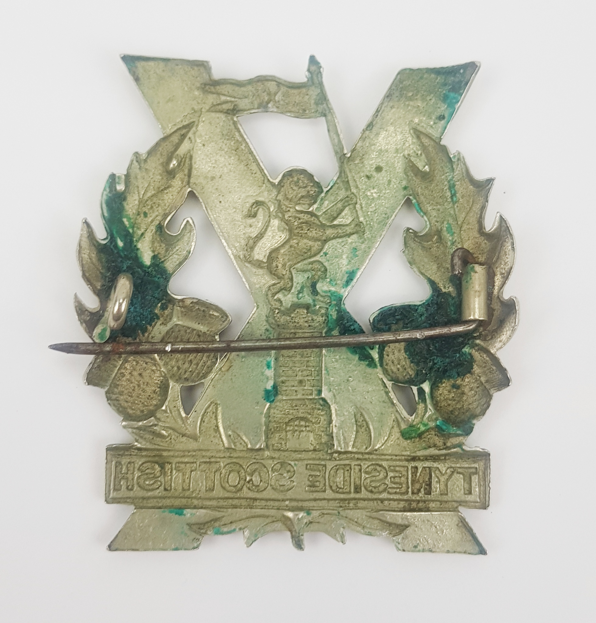 WW1 Tyneside Scottish Cap Badge - Image 2