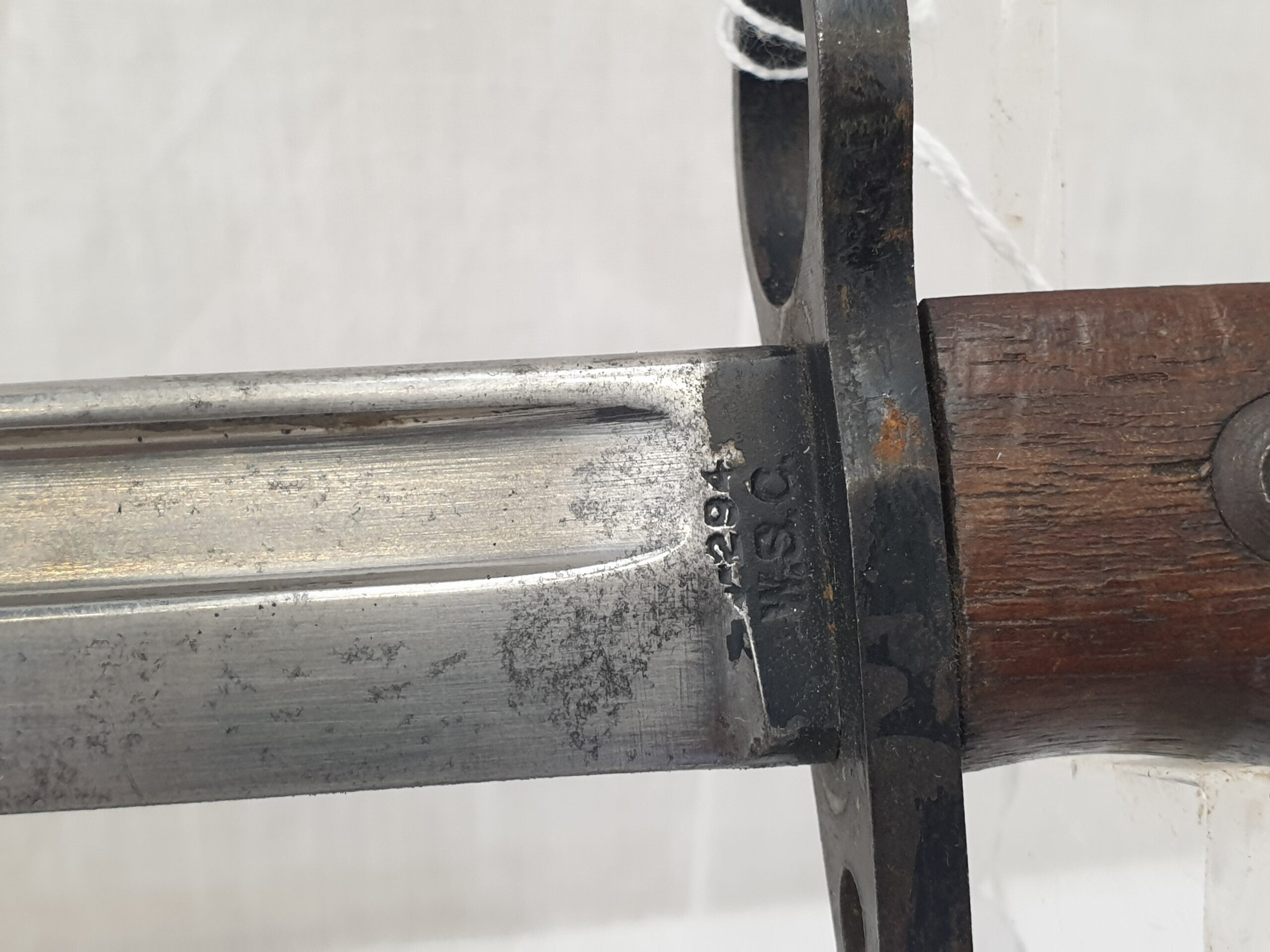 WW2 British No 5. Jungle Carbine Bayonet by WSC. and Scabbard - Image 4