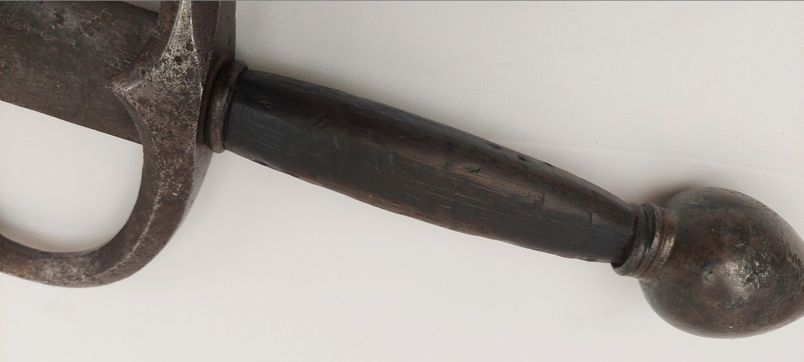 c1600 North European Horsemans Sword - Image 10