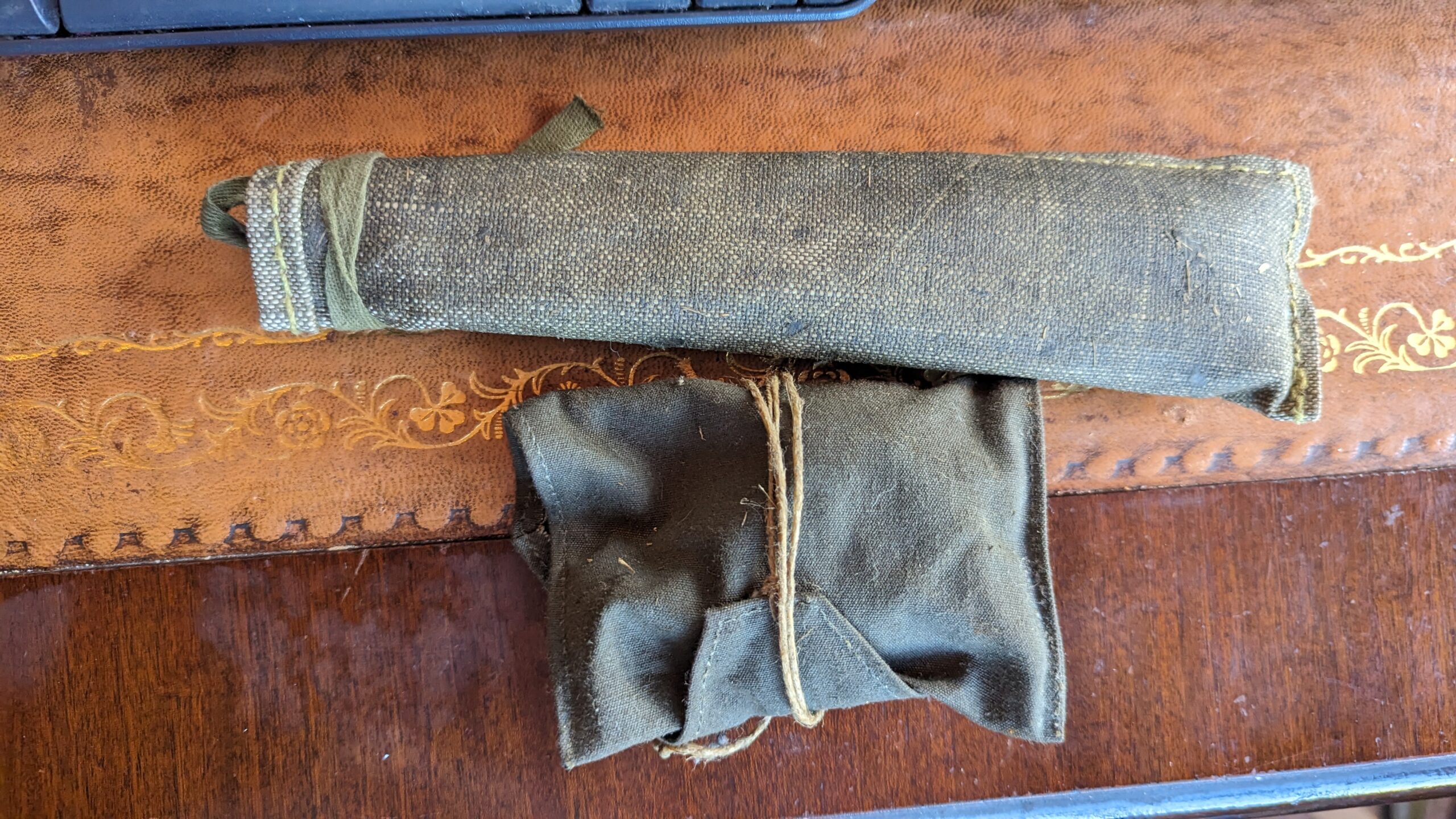 Skorpion VZ61 Sub-Machine Gun, Holster and Kit – Deactivated - Image 3
