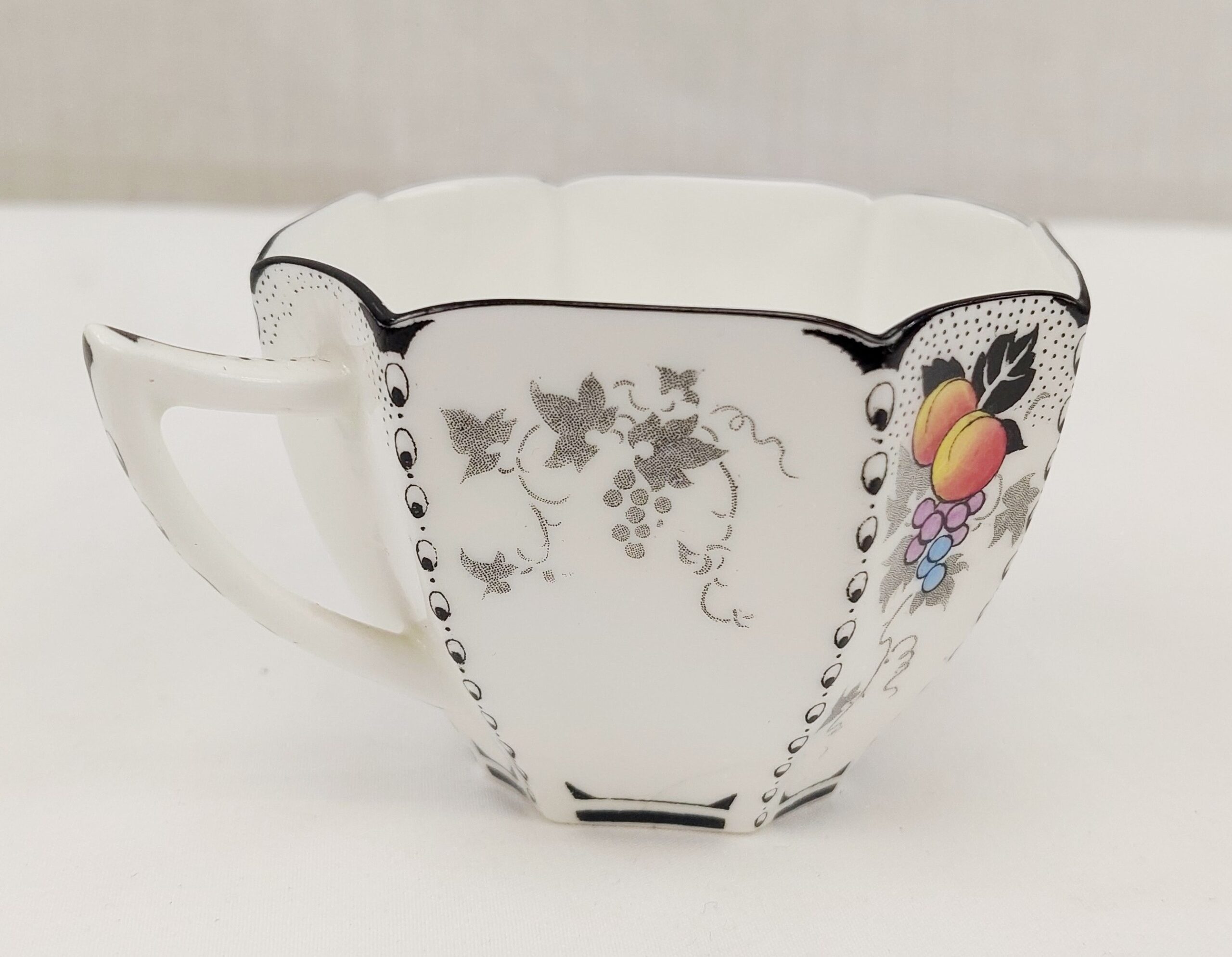 1930's Shelley Queen Anne Pattern Cup And Saucer - Image 4