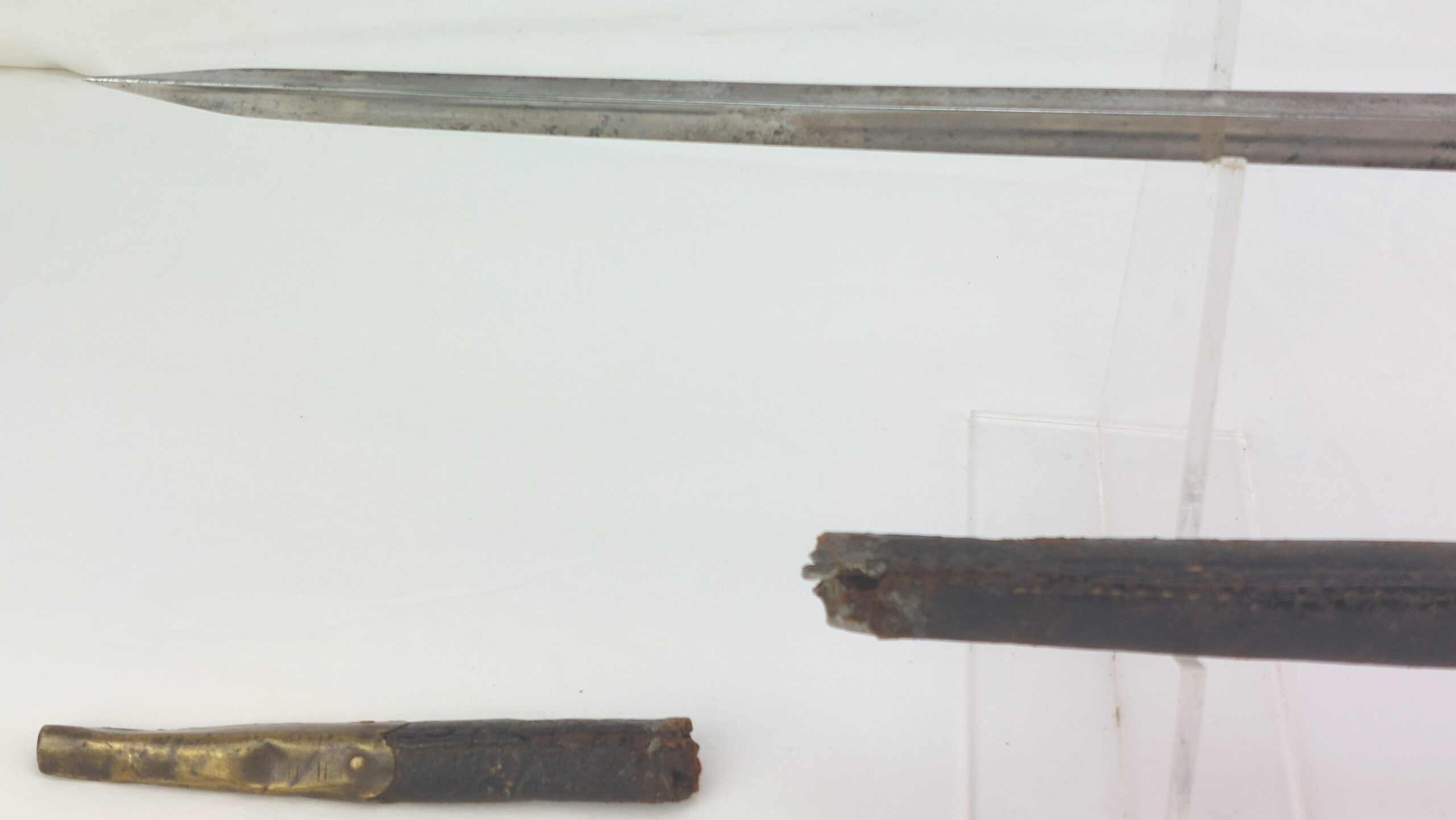 Confederate numbered P1853 Martini Socket Bayonet by Richard & William Aston of Birmingham with leather scabbard - Image 8