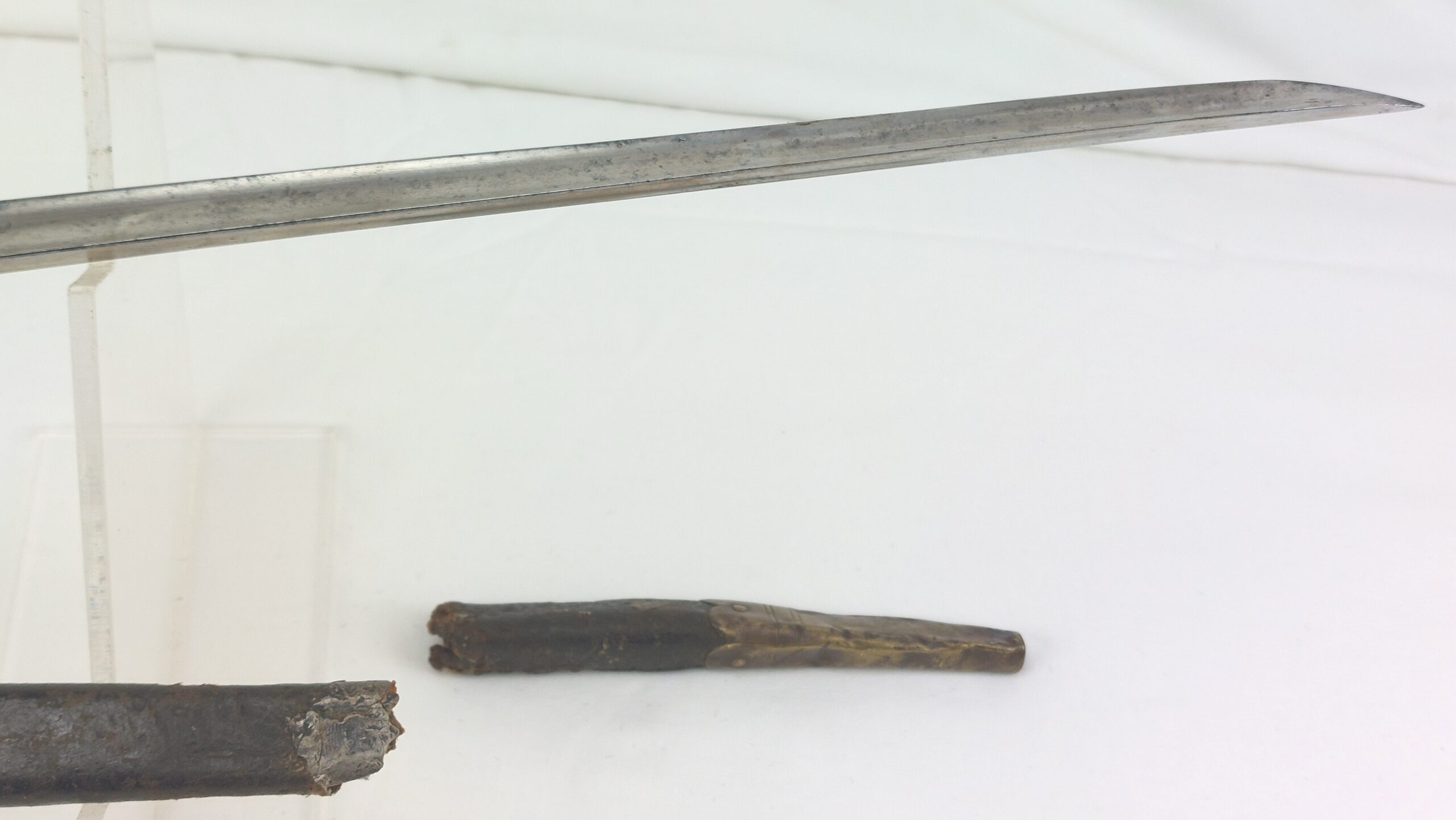 Confederate numbered P1853 Martini Socket Bayonet by Richard & William Aston of Birmingham with leather scabbard - Image 4