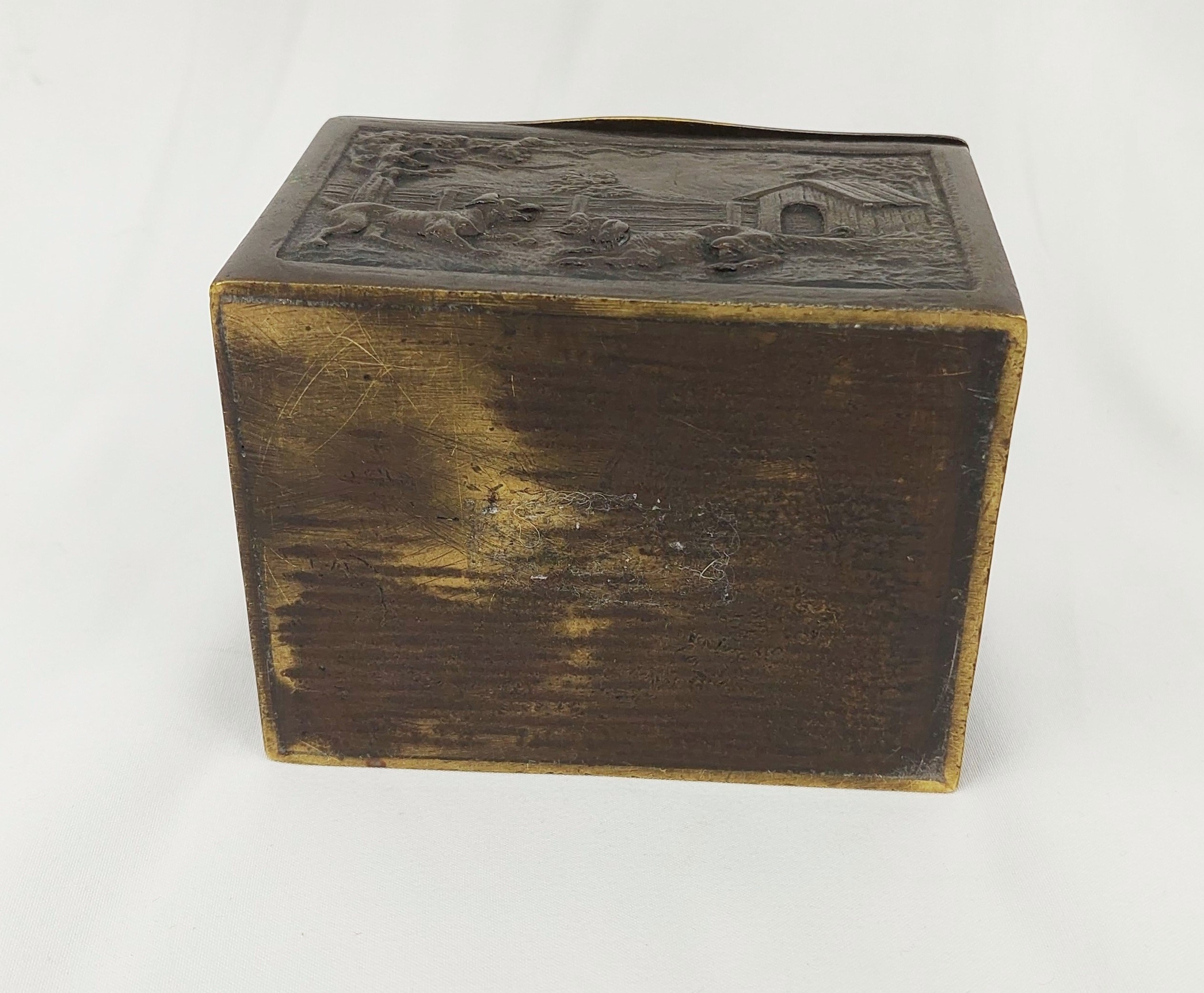 Georgian Early 19th Century Bronze Casket Depicting Dogs - Image 2