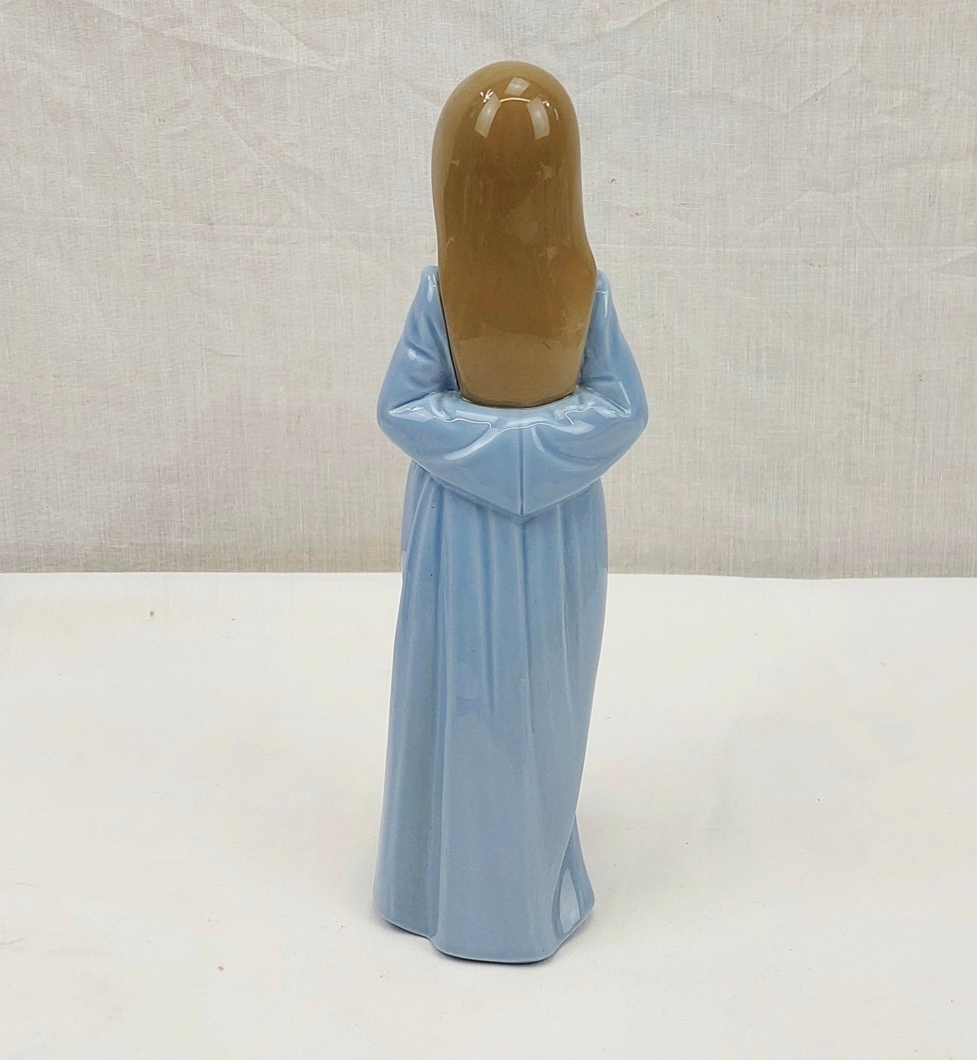 Lladro Nao Figurine #1425 ‘Girl In Blue Dress With Hands Behind Back’ - Image 3