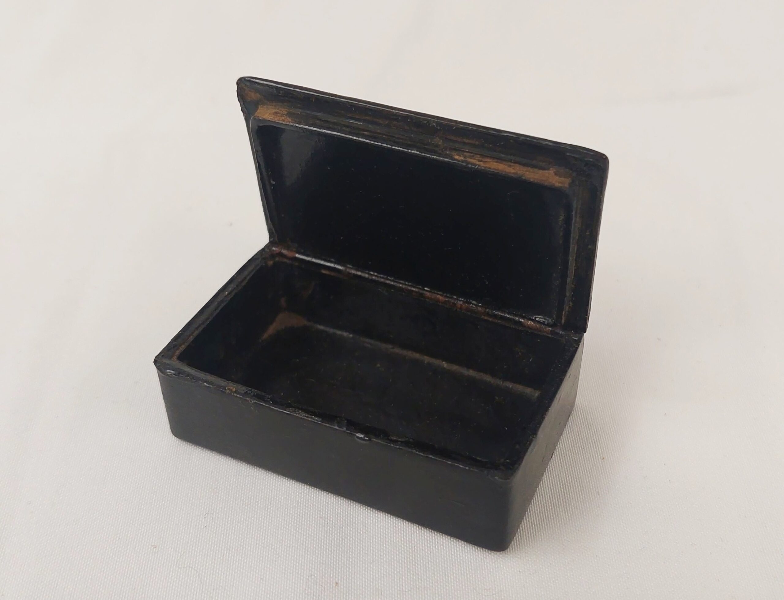 Victorian Papier Mache Snuff Box With Shipping Scene - Image 6