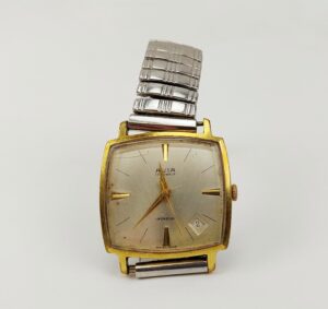 Gents Vintage Gold Plated Avia 11018 Manual Dress Wristwatch