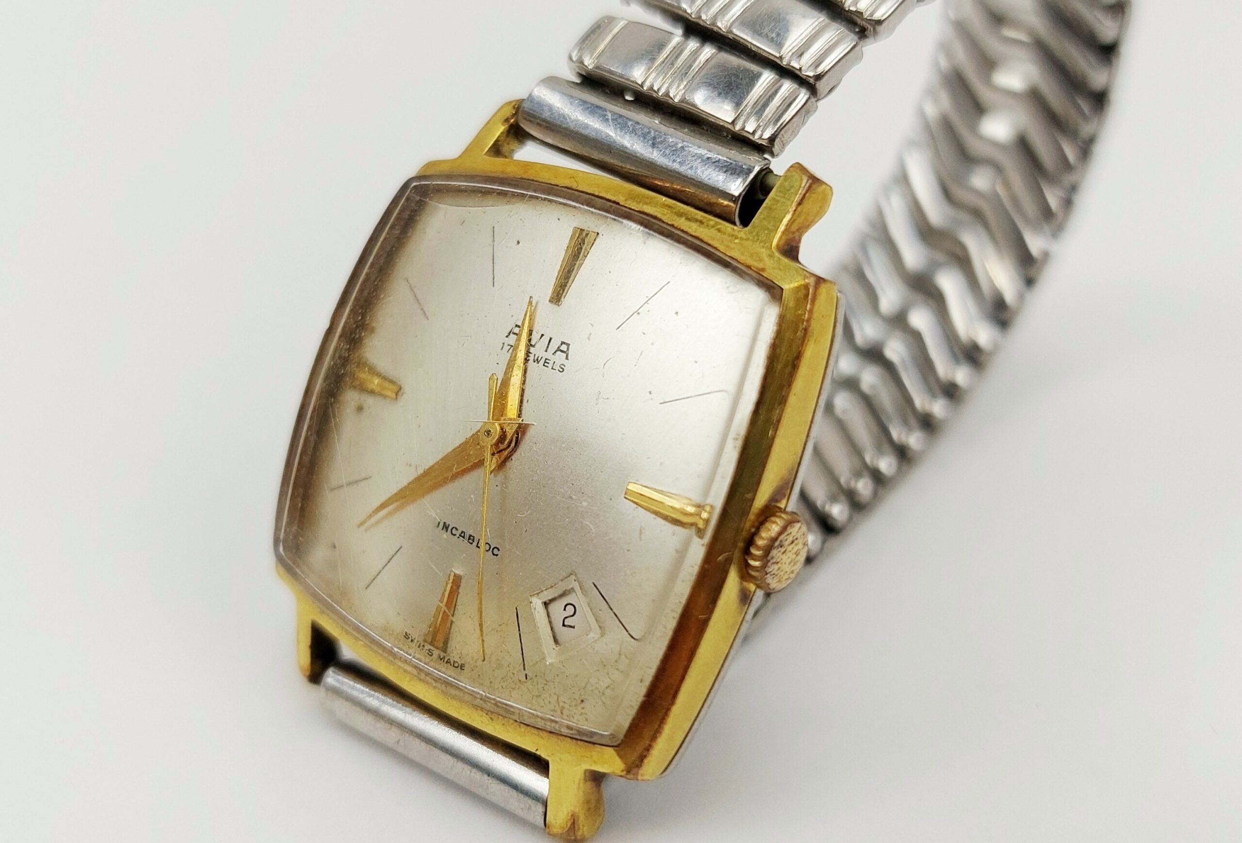 Gents Vintage Gold Plated Avia 11018 Manual Dress Wristwatch - Image 2