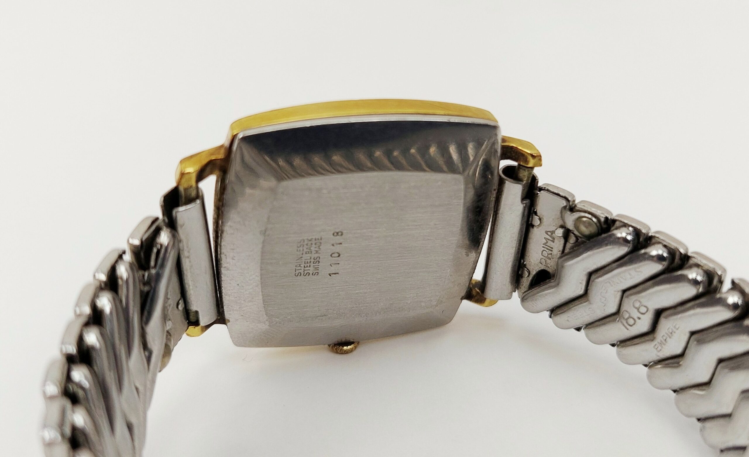 Gents Vintage Gold Plated Avia 11018 Manual Dress Wristwatch - Image 5