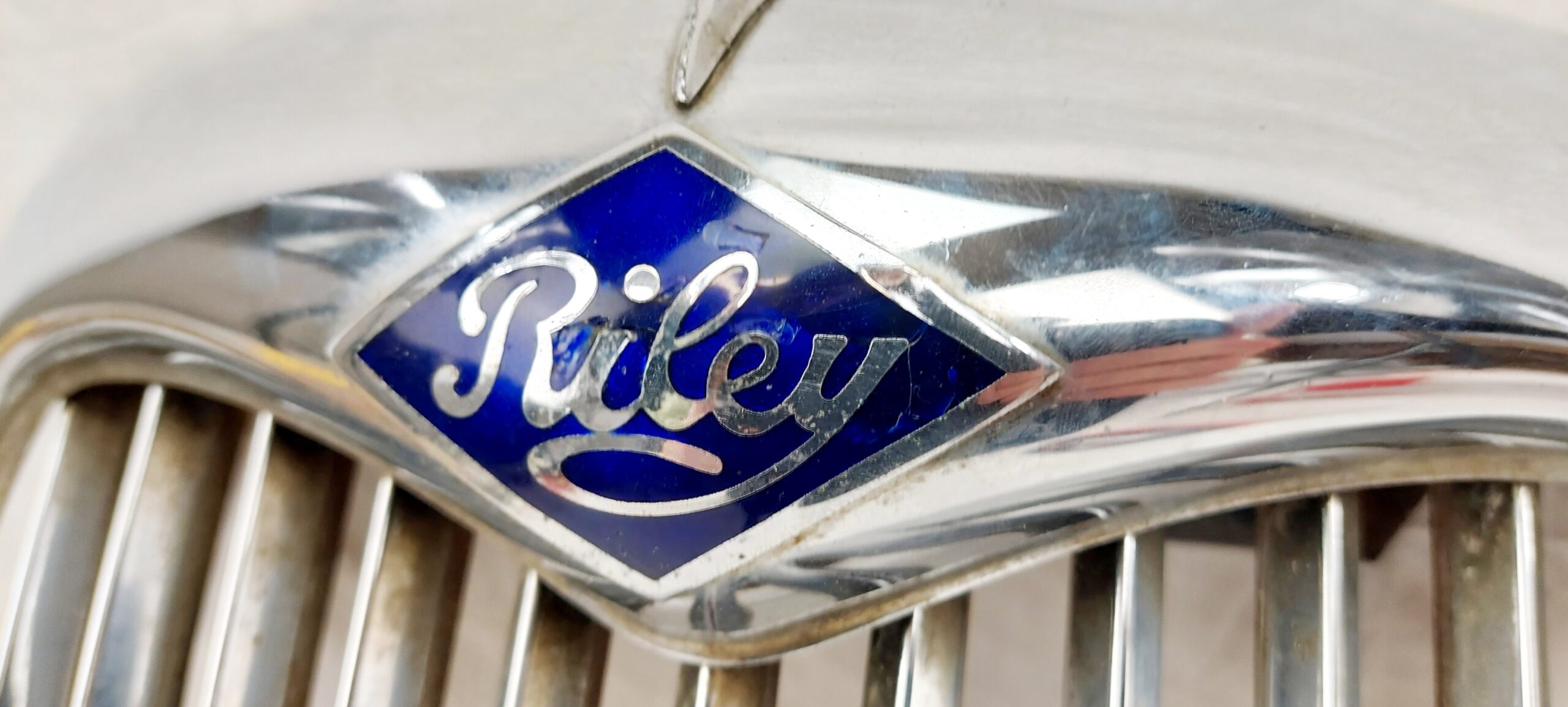 Late 1960's Riley Elf Car Radiator Grill - Image 3