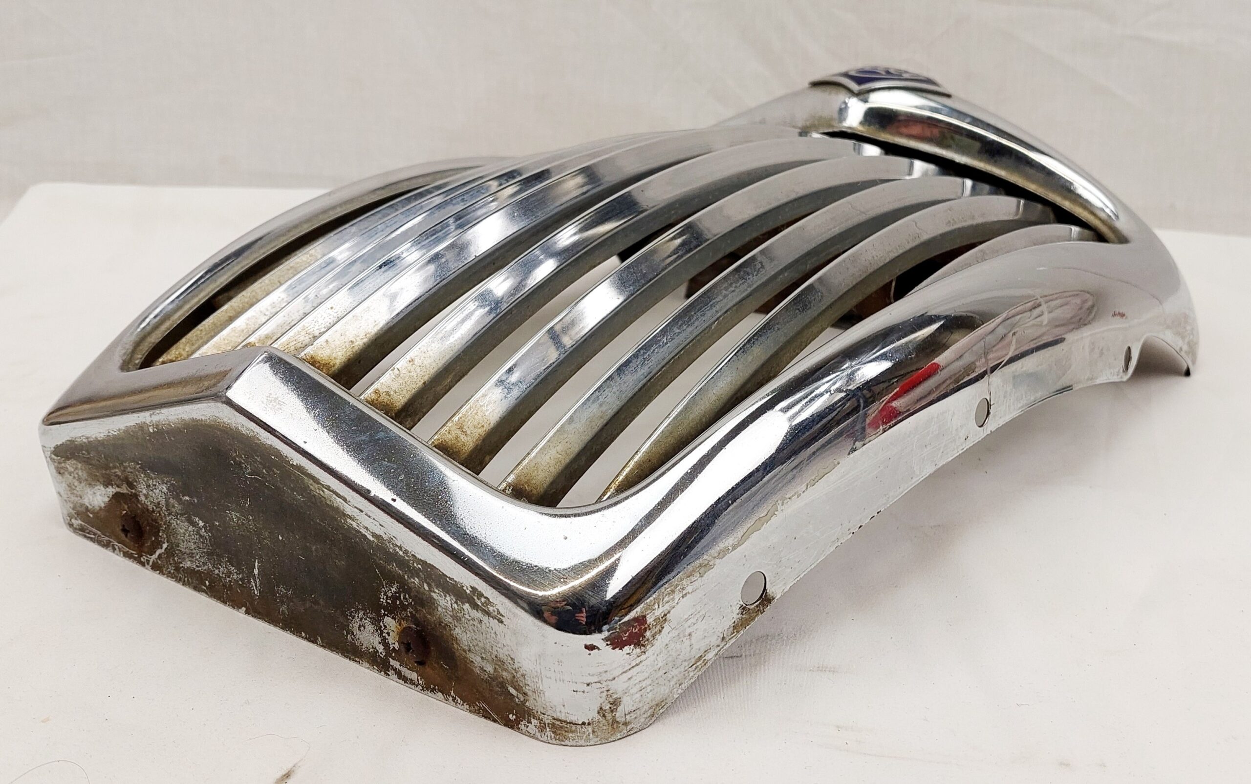 Late 1960's Riley Elf Car Radiator Grill - Image 6