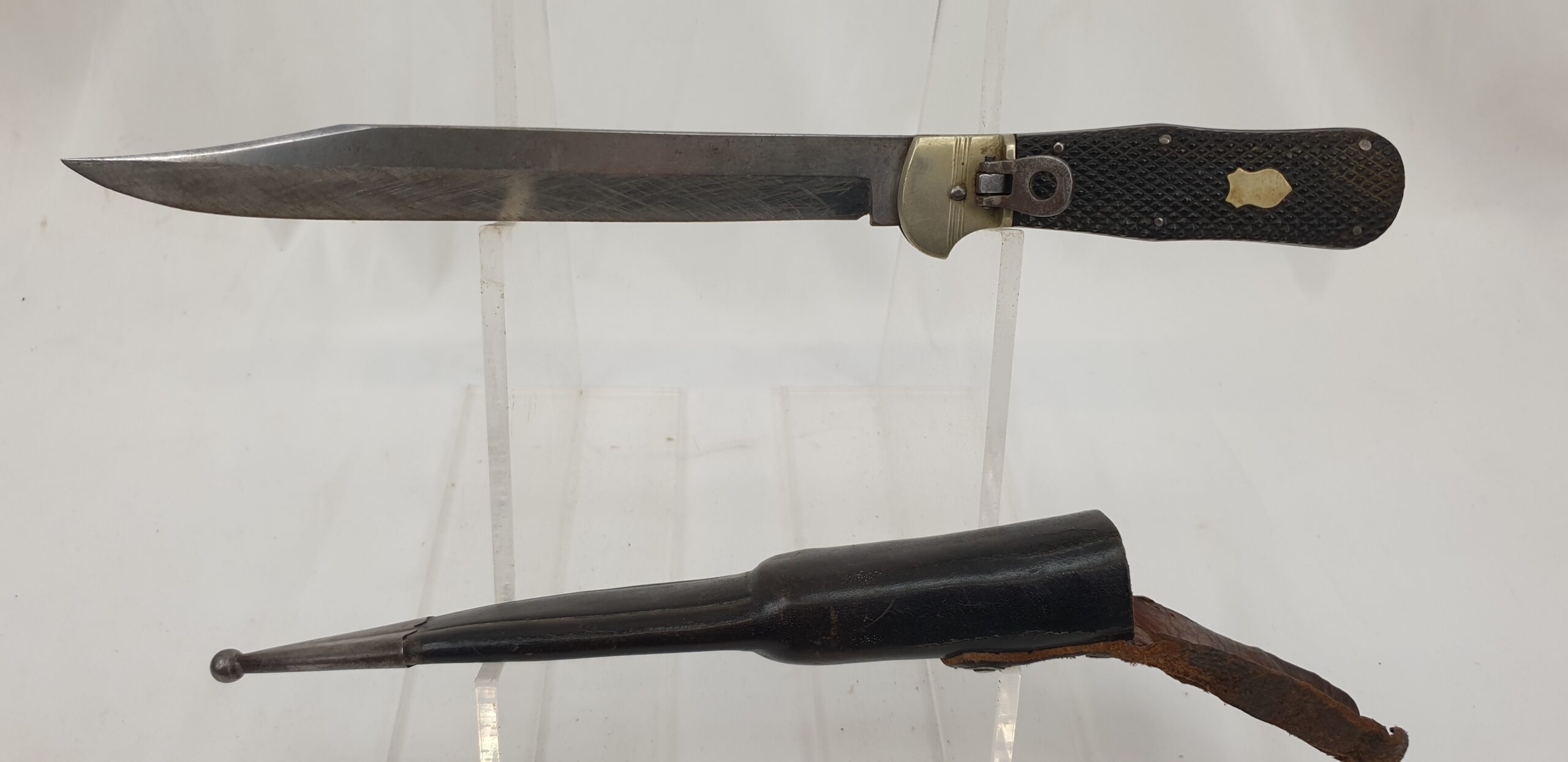 Militarised Folding Utility Knife