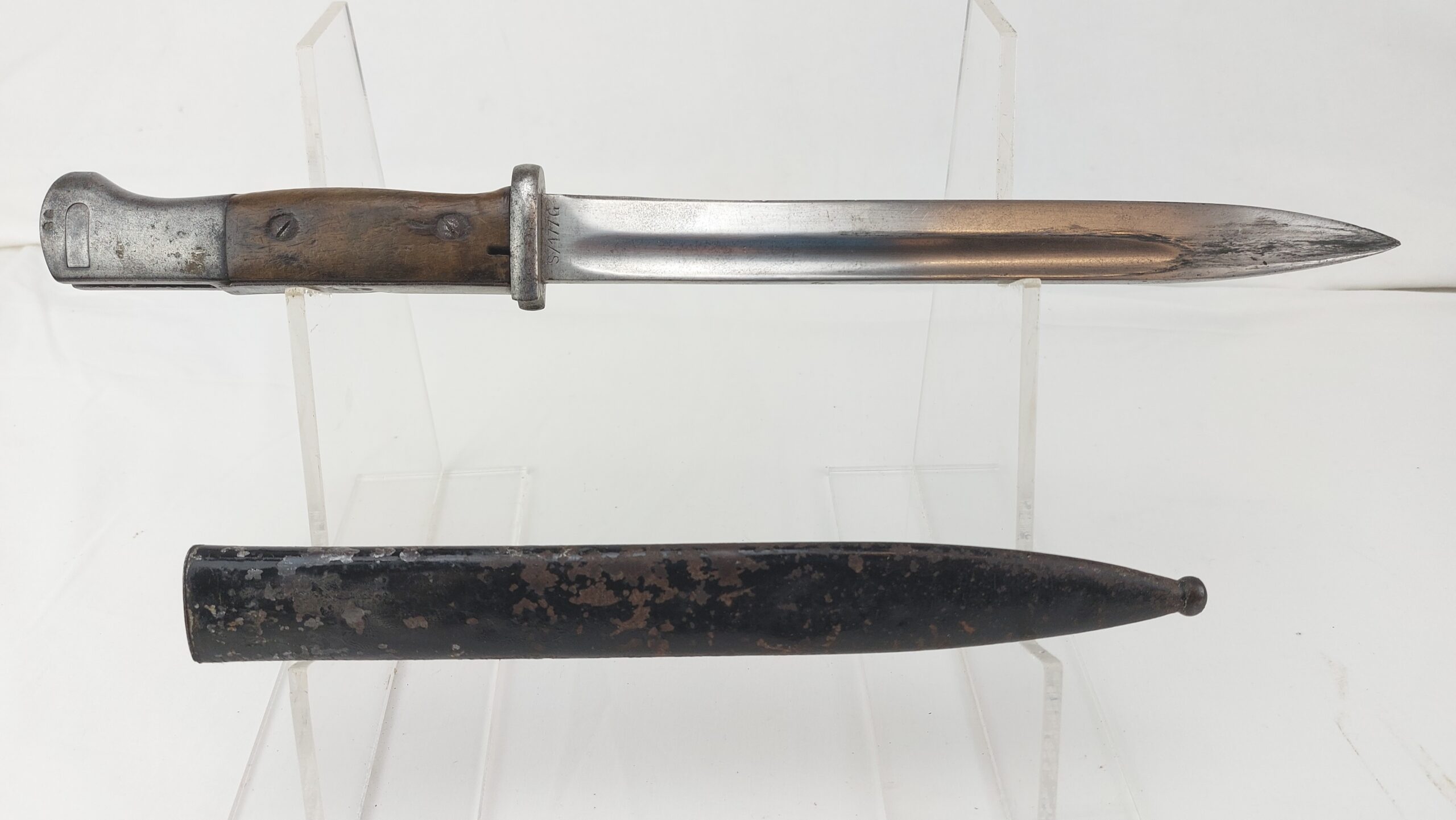 WW2 German Seitengewehr M1884/98 Mark III Bayonet with Wooden Grips and Scabbard for K98 Rifle