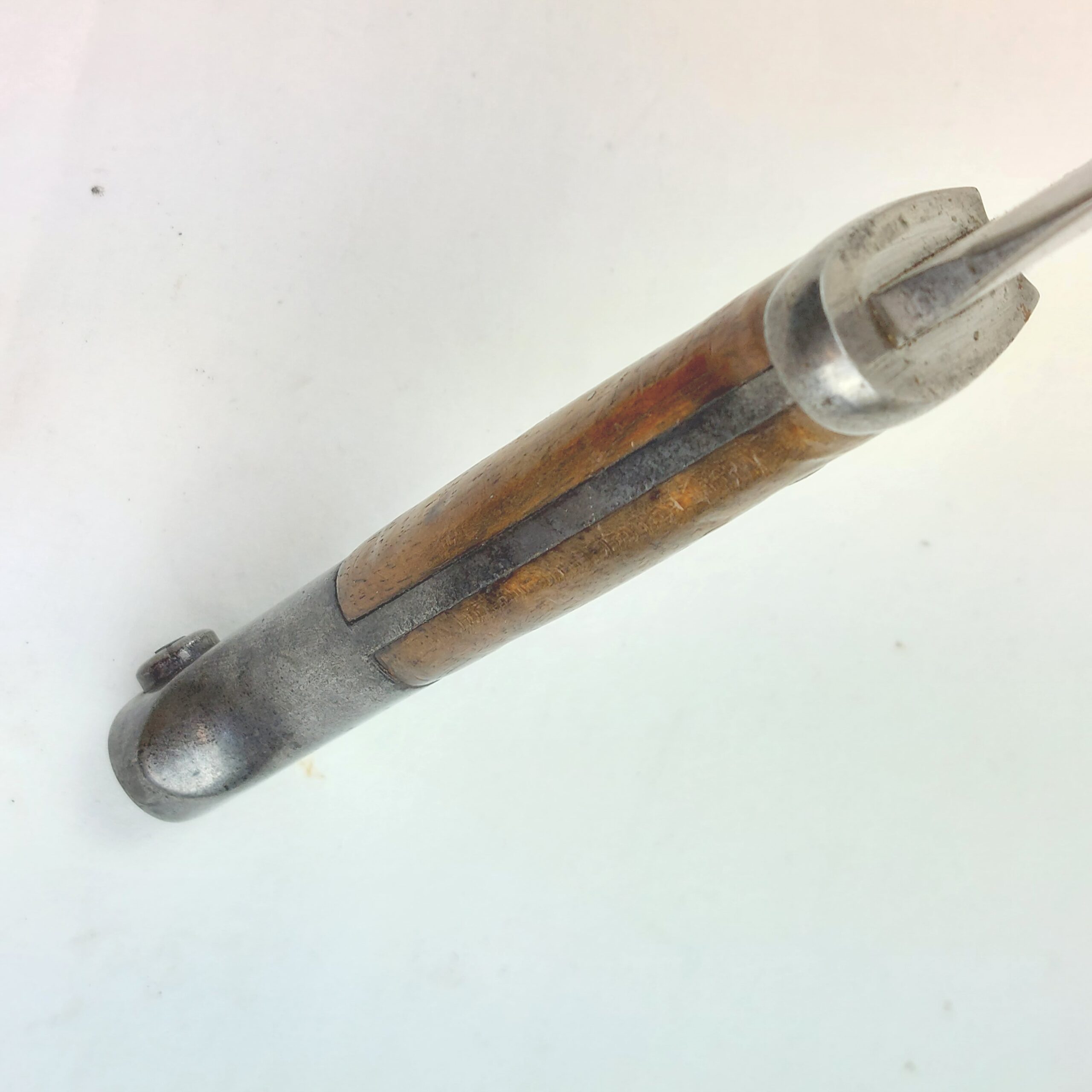 WW2 German Seitengewehr M1884/98 Mark III Bayonet with Wooden Grips and Scabbard for K98 Rifle - Image 10