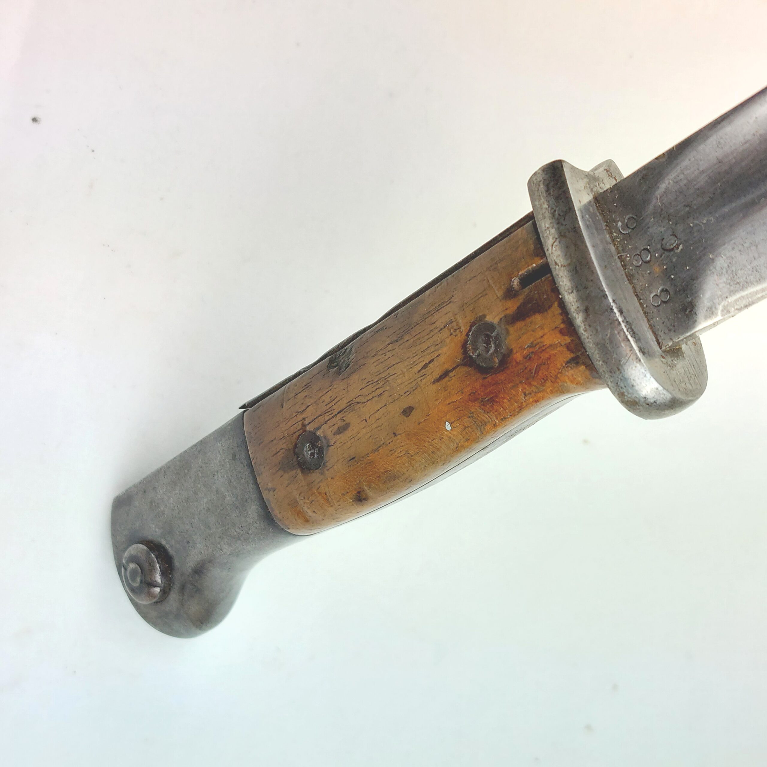 WW2 German Seitengewehr M1884/98 Mark III Bayonet with Wooden Grips and Scabbard for K98 Rifle - Image 11