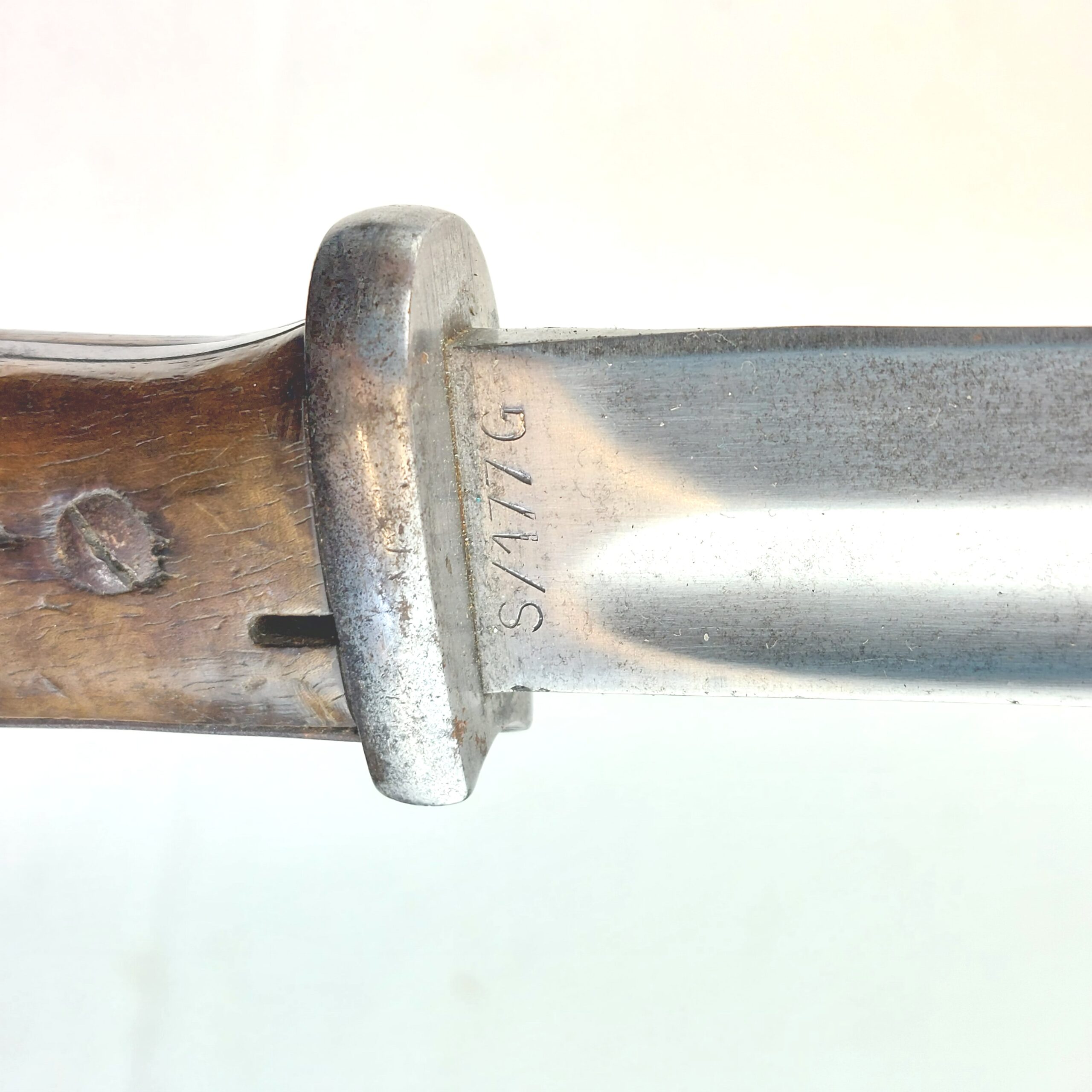 WW2 German Seitengewehr M1884/98 Mark III Bayonet with Wooden Grips and Scabbard for K98 Rifle - Image 15