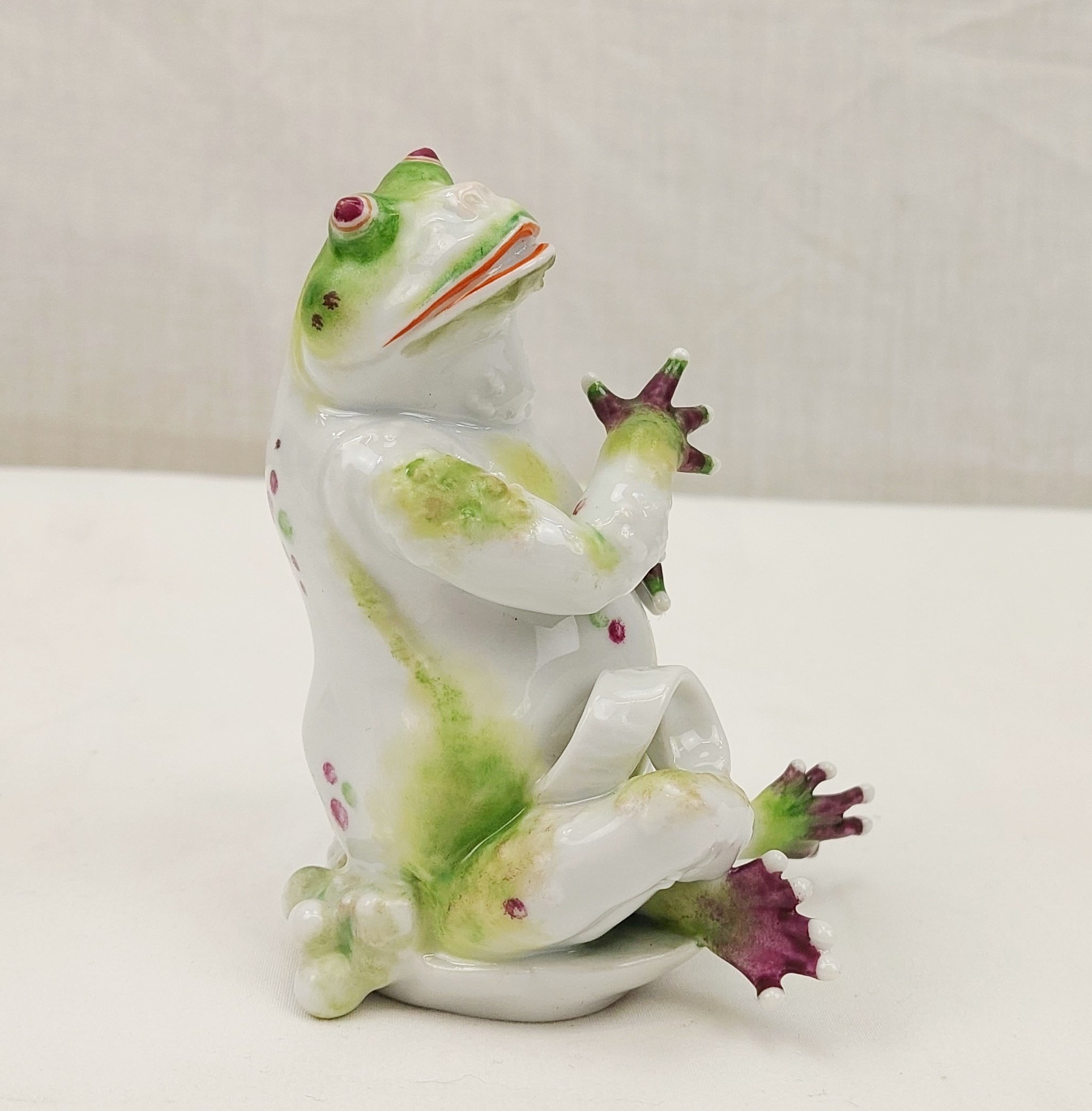 Quirky c1960 Volkstedt Ceramic Frog - Image 4