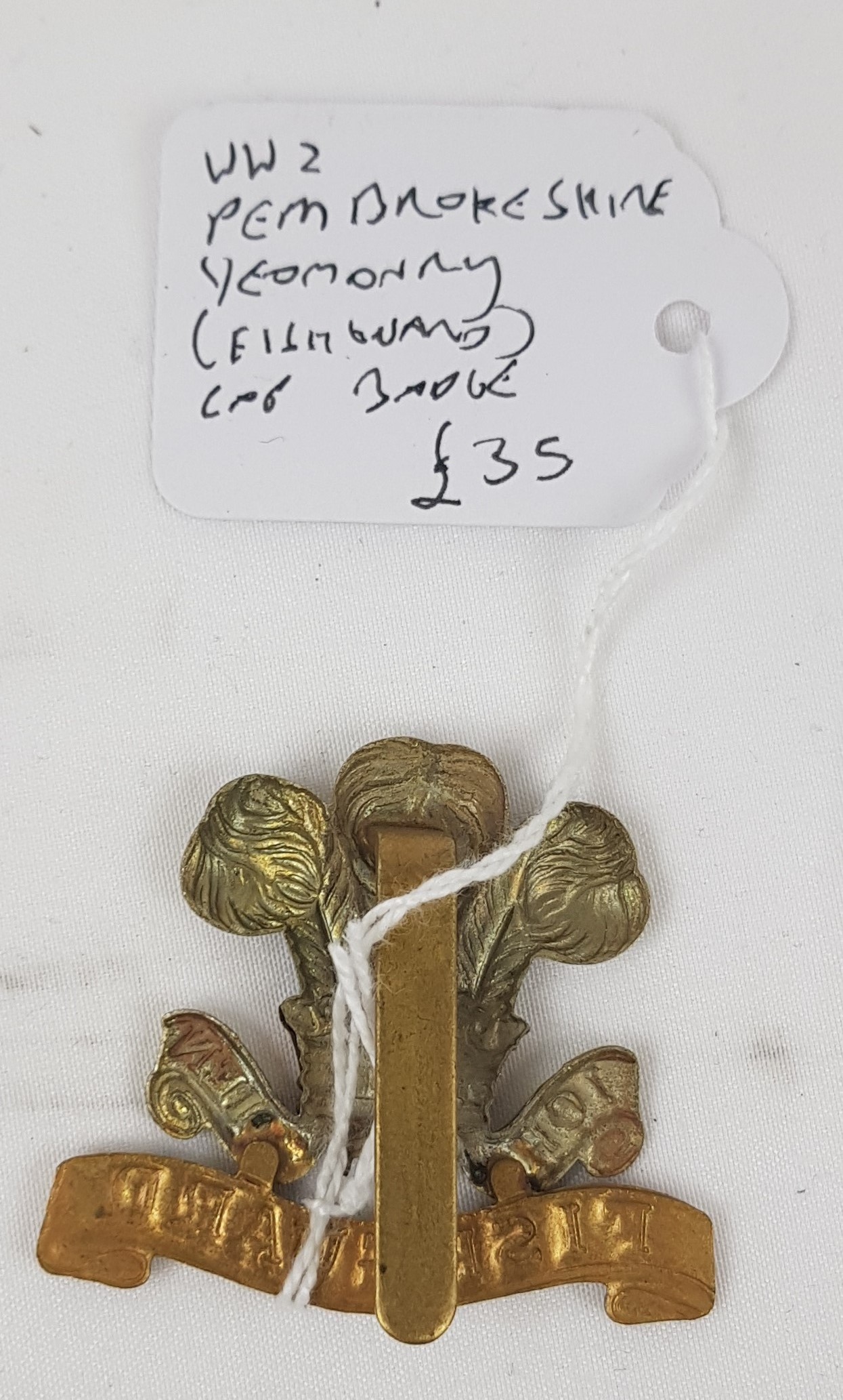 WW2 Pembrokeshire Yeomanry Fishguard Cap Badge - Image 2