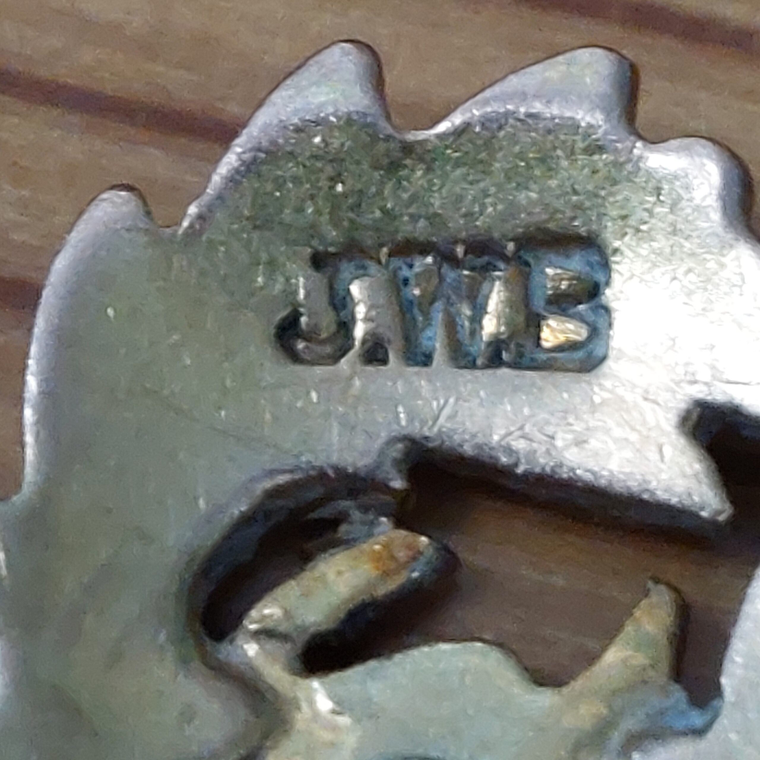 9ct gold Naval pendant by JW Benson, Birmingham, dated 1955 - Image 3