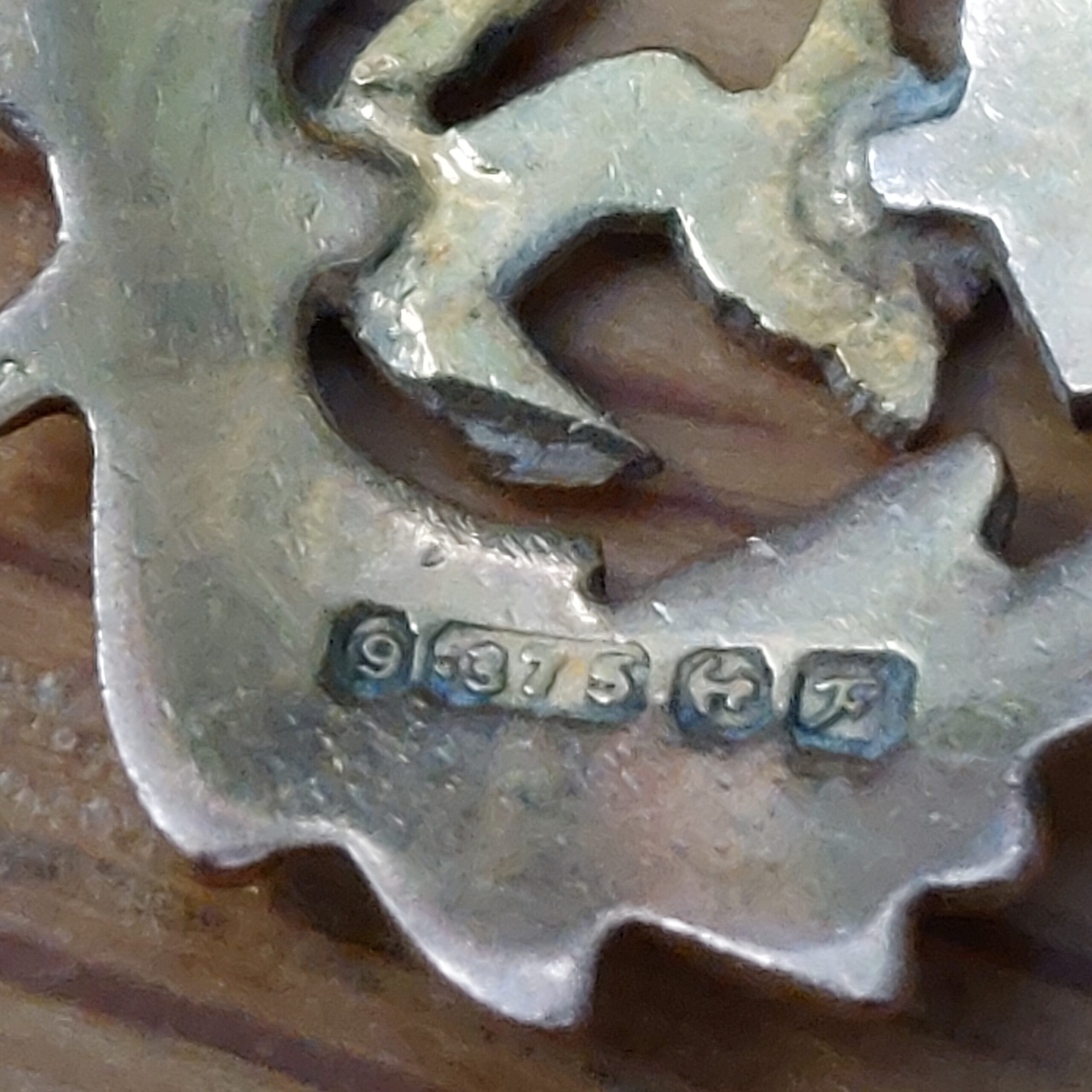 9ct gold Naval pendant by JW Benson, Birmingham, dated 1955 - Image 5