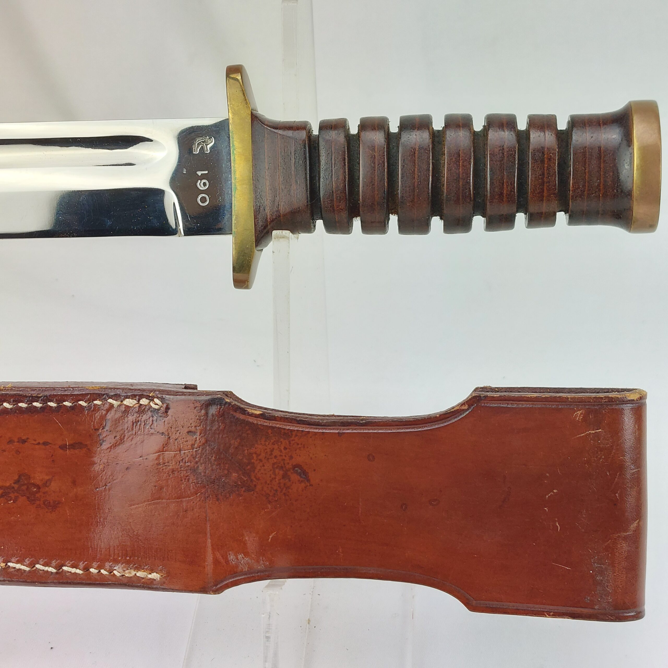 Immaculate Bowie Knife with Warthog Logo and Leather Sheath - Image 5