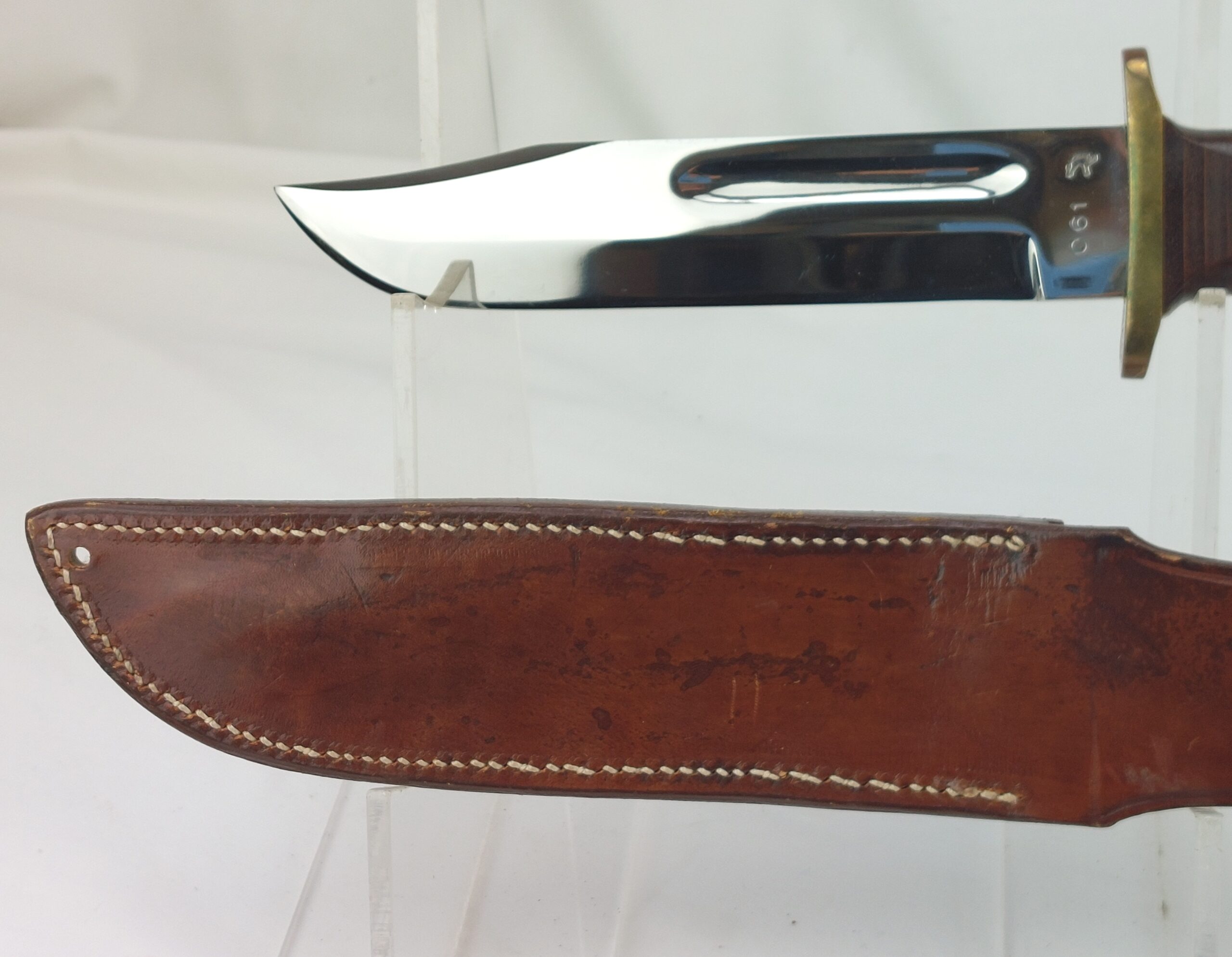 Immaculate Bowie Knife with Warthog Logo and Leather Sheath - Image 6