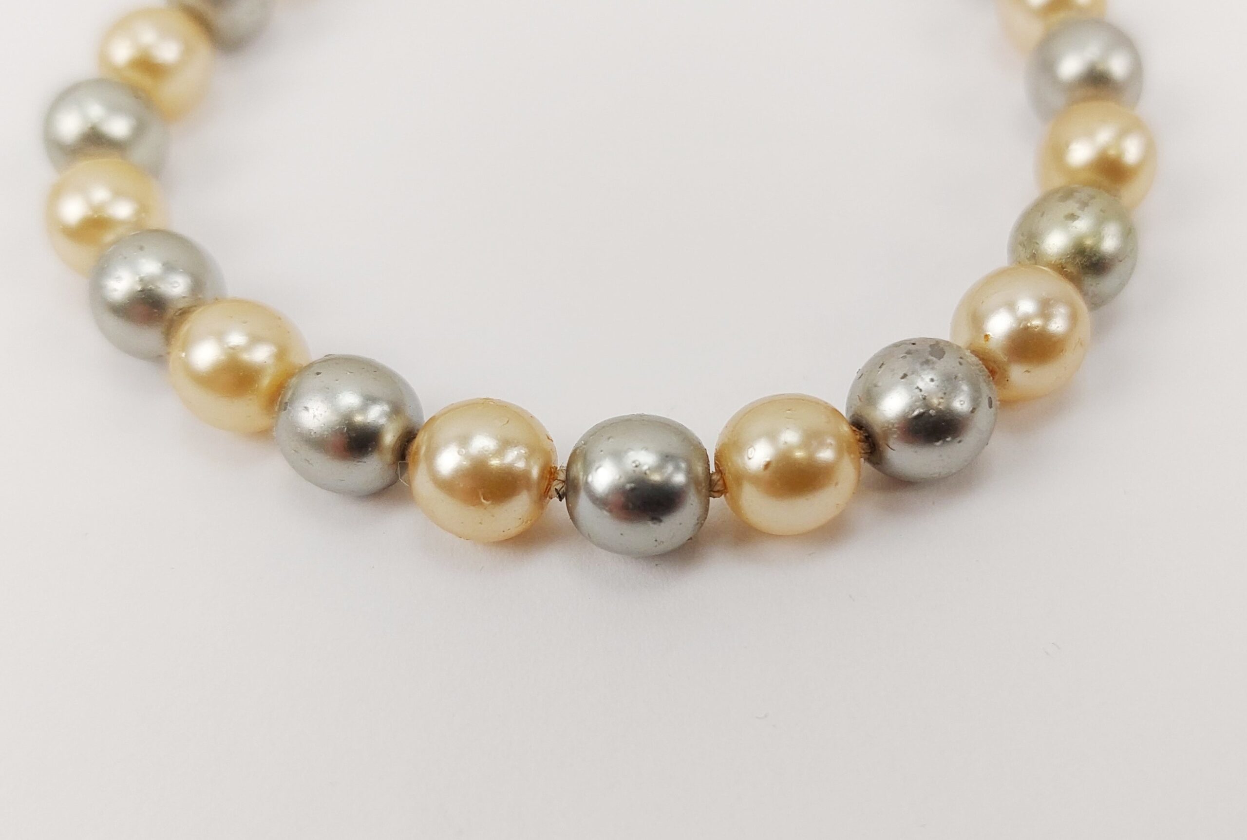 c1960’s Freshwater Pearl Bracelet - Image 2
